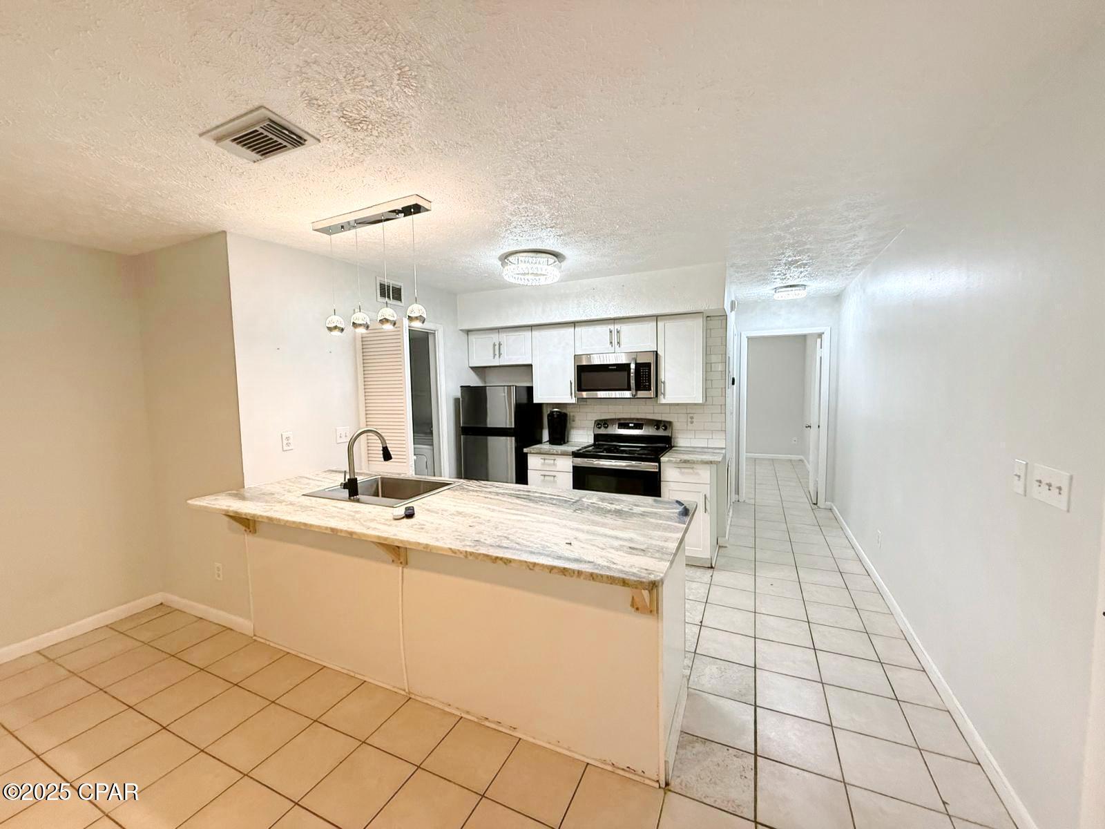 Image 2 For 4113 Holiday Drive 102