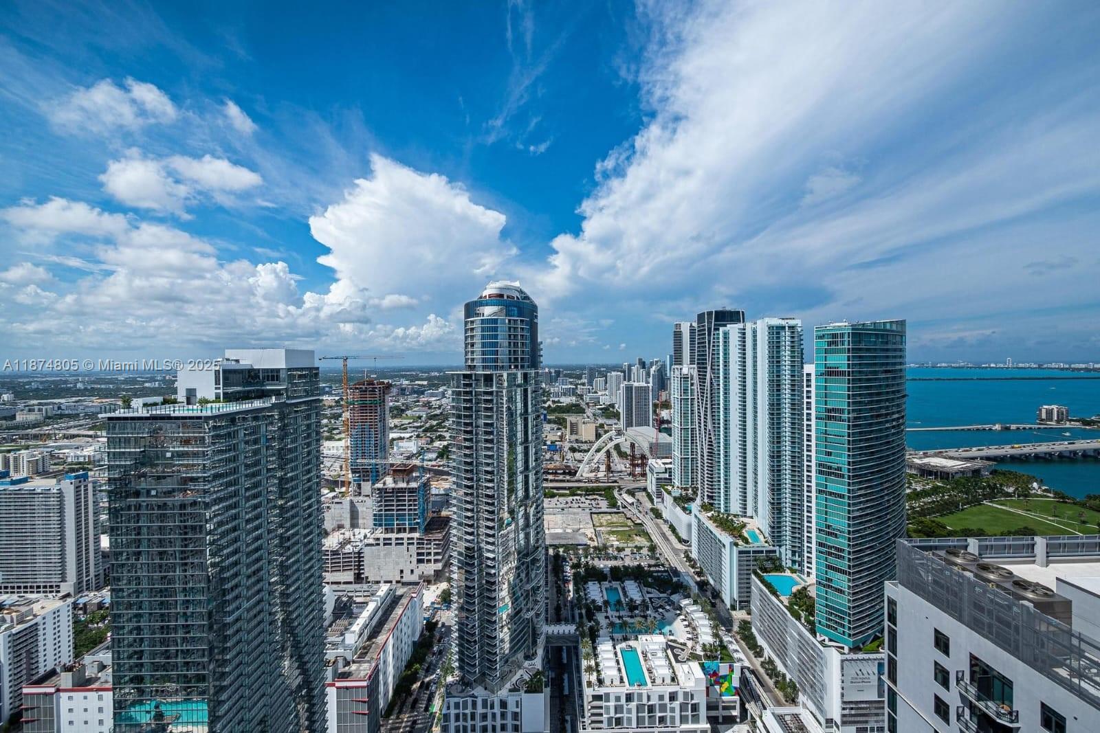 Condo for Sale in Miami, FL
