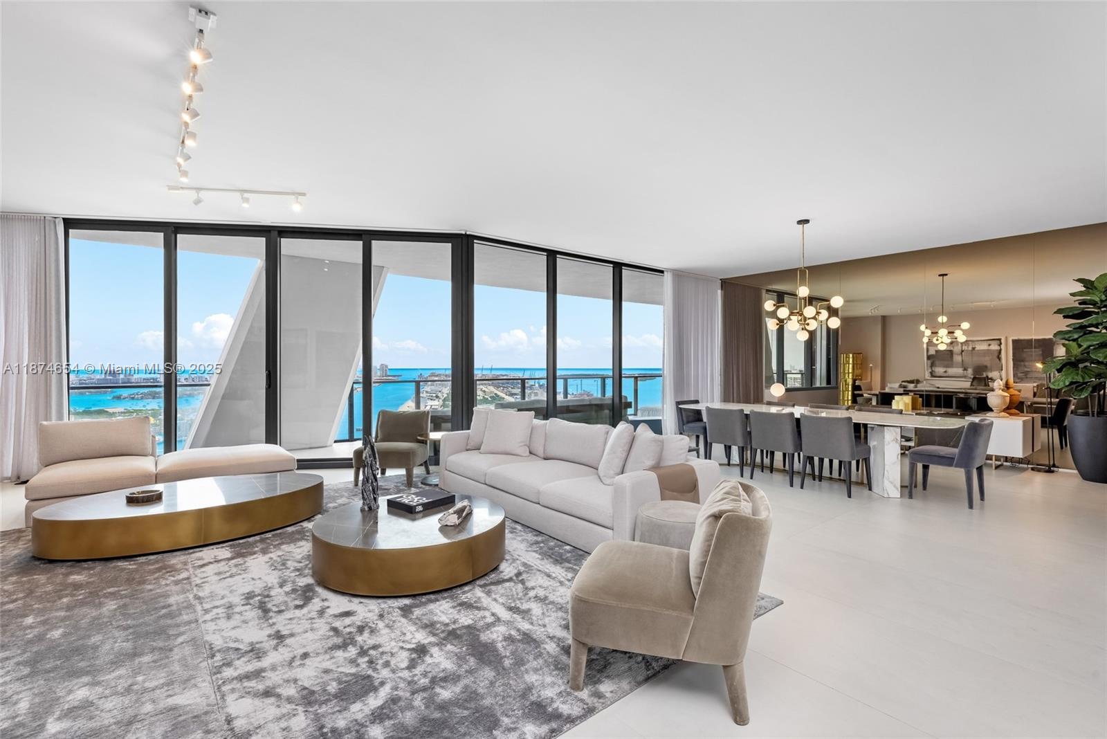 Condo for Sale in Miami, FL