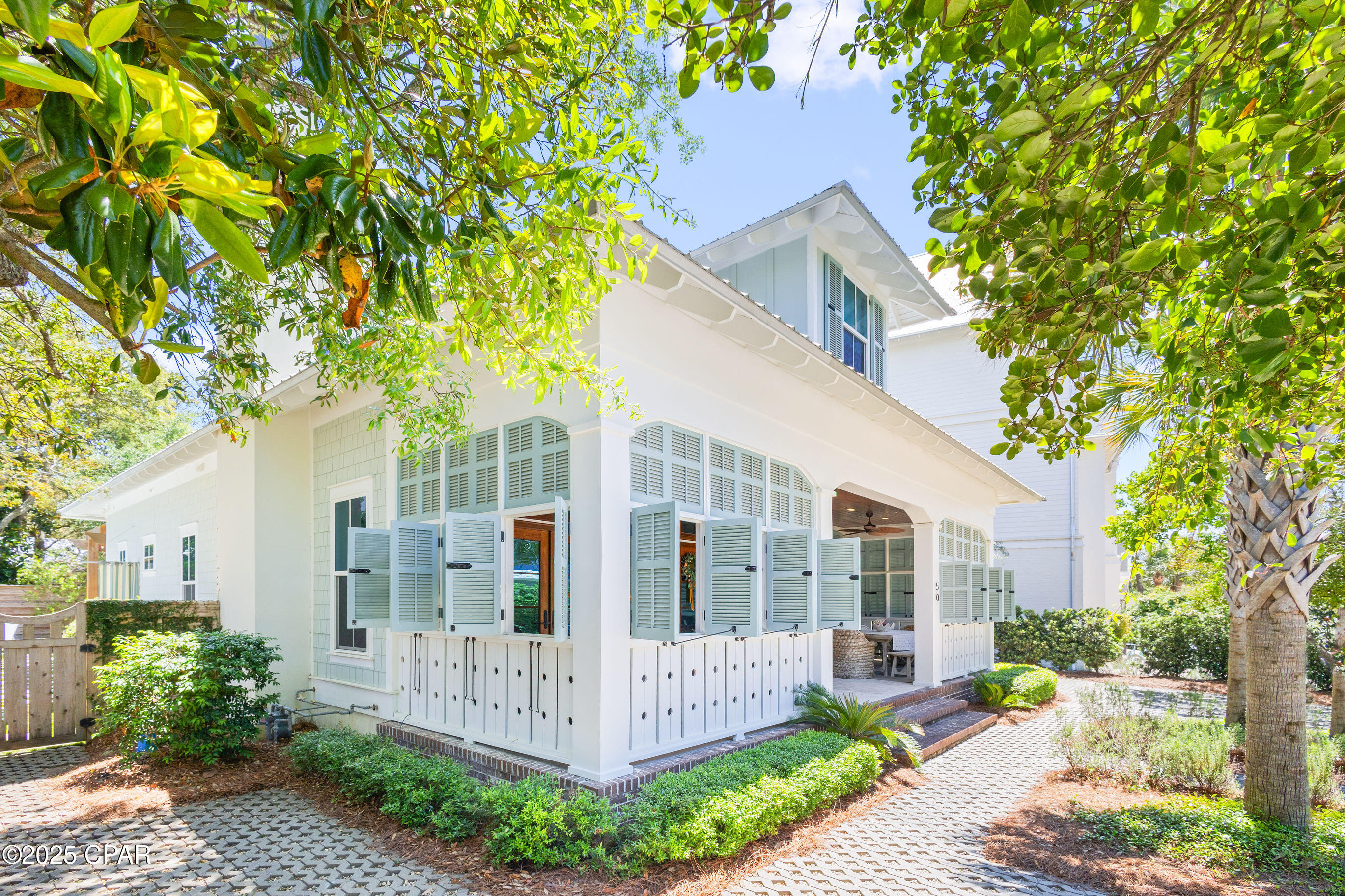 Listing photo id 1 for 50 Camellia Street