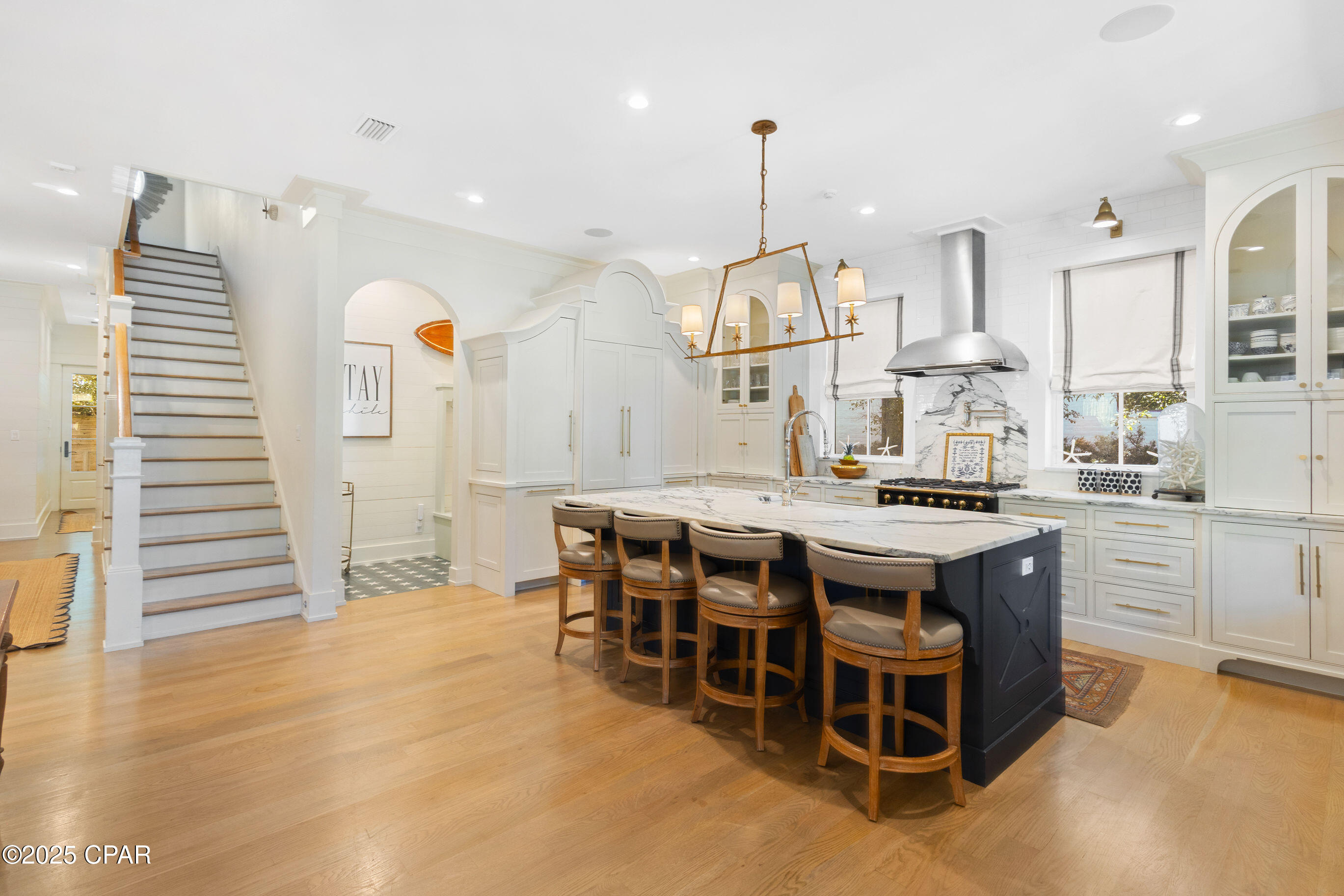 Listing photo id 19 for 50 Camellia Street