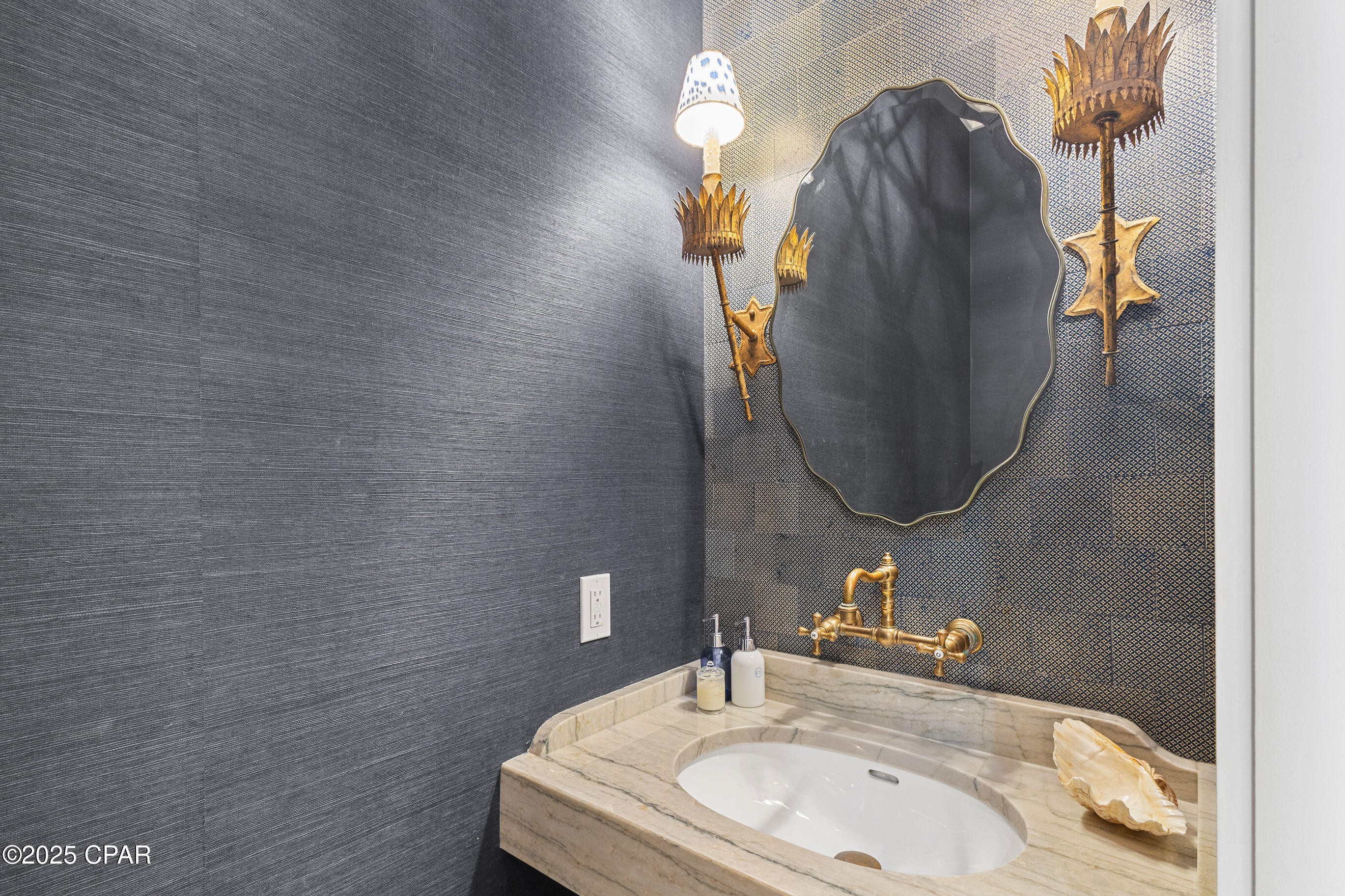 Listing photo id 36 for 50 Camellia Street