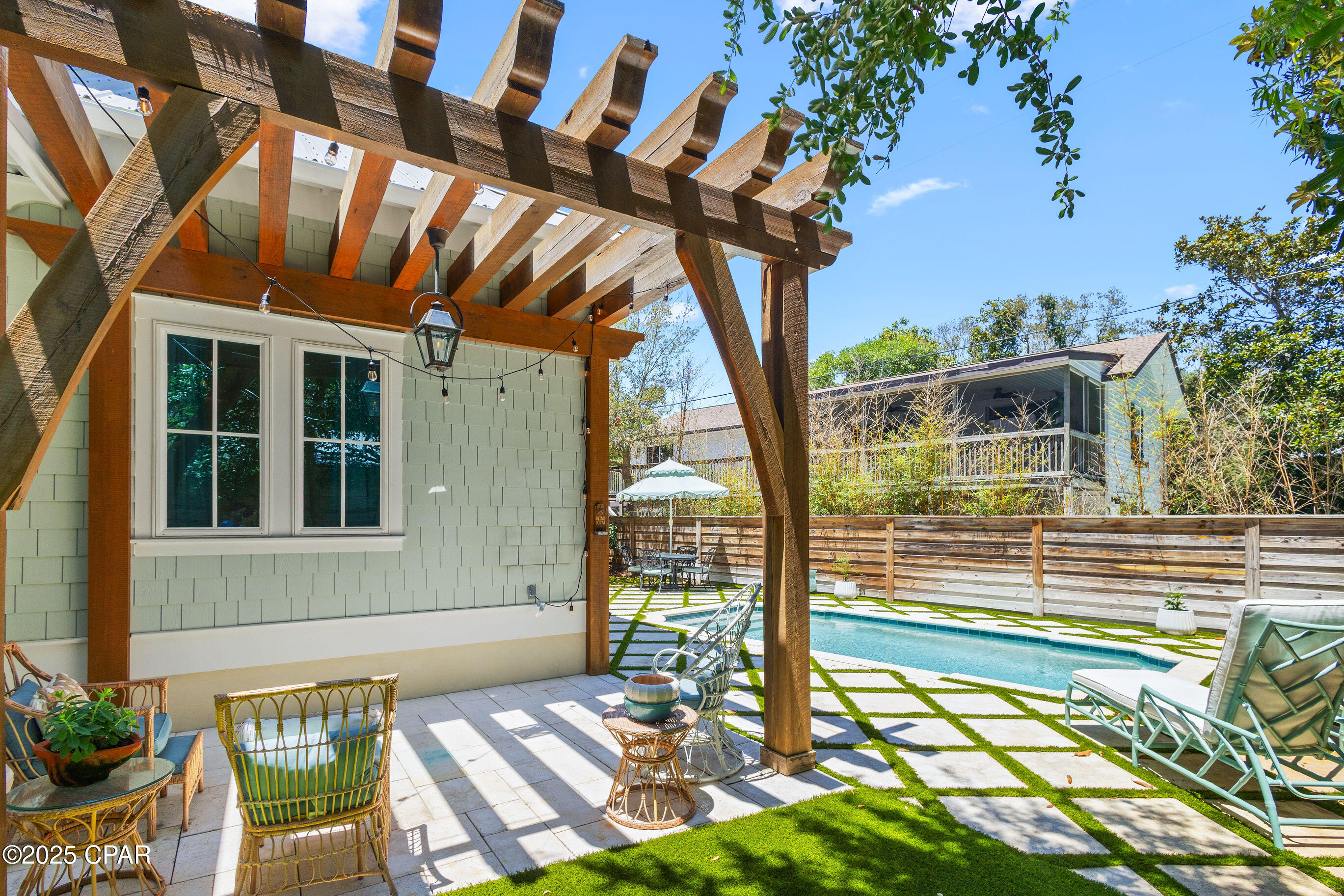 Listing photo id 66 for 50 Camellia Street