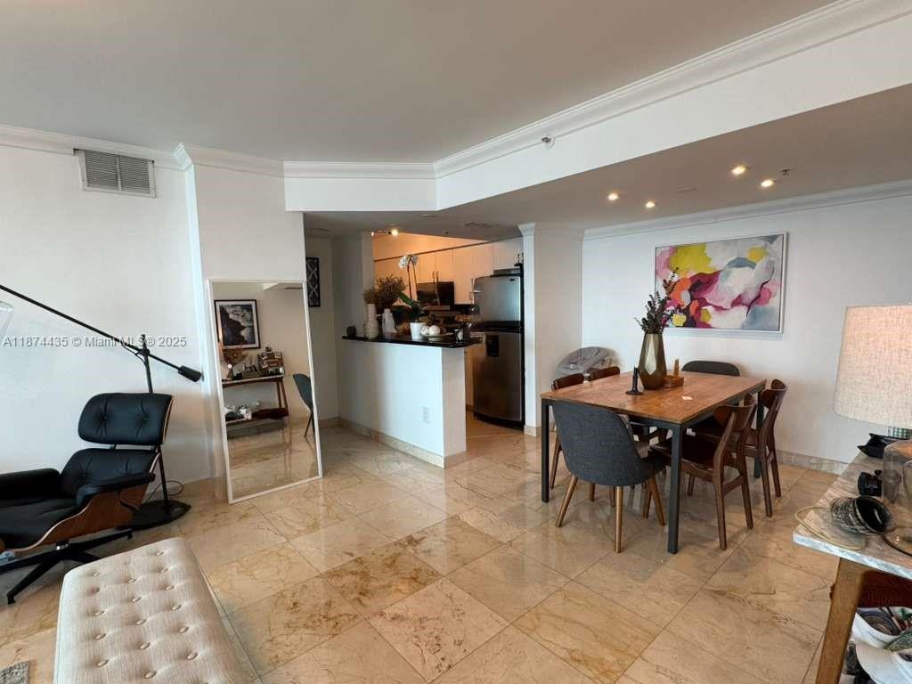 Condo for Rent in Miami, FL