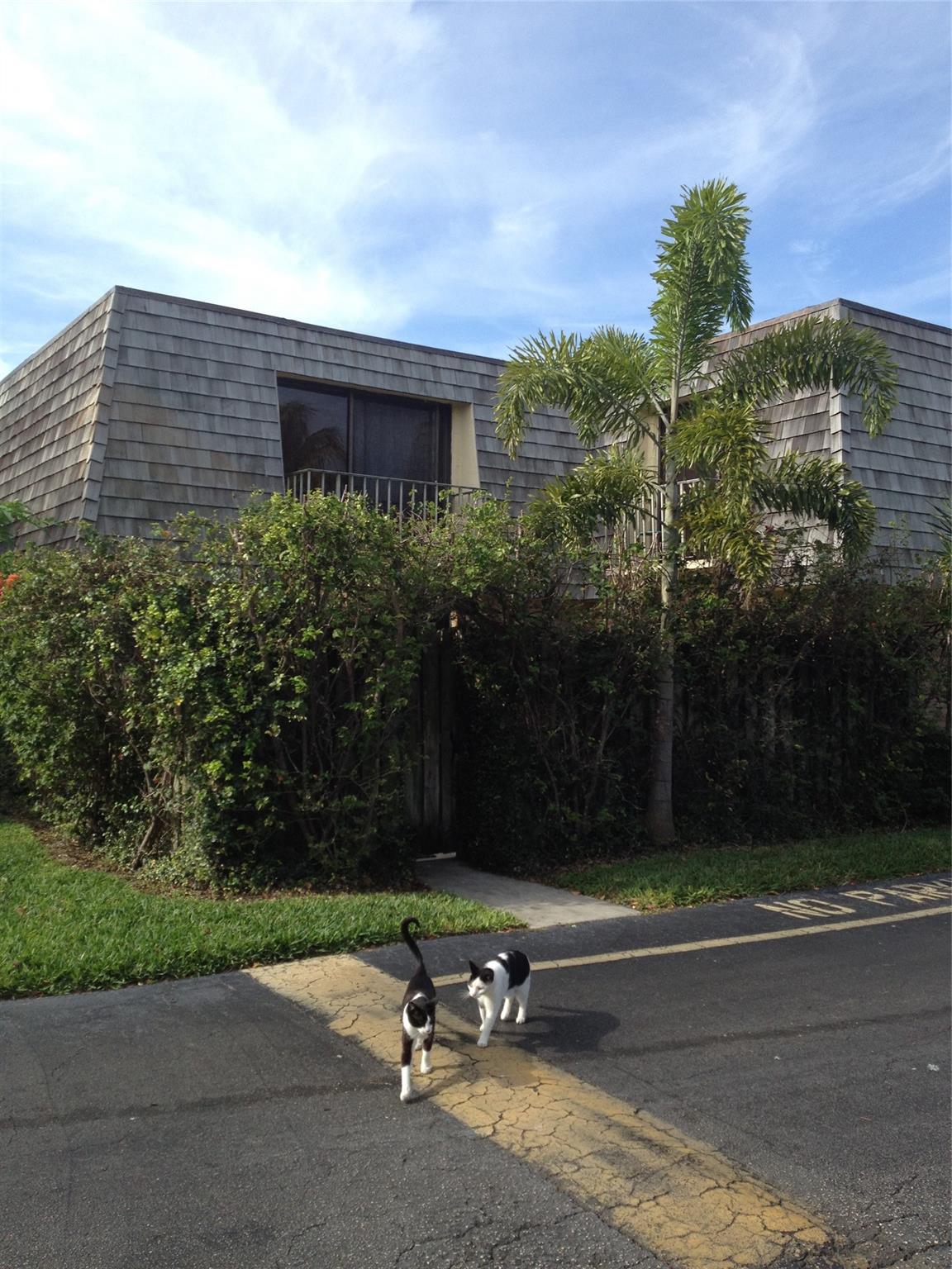 Homes for sale in Palm Springs, FL | 31 Lake Arbor Dr, Palm Springs, FL 33461 | MLS# F10525687