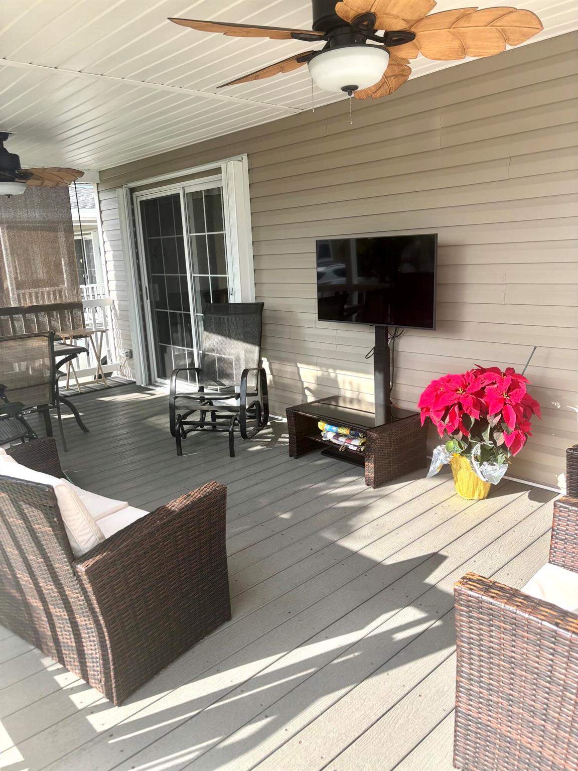 Homes for sale in Deerfield Beach, FL | 1309 W Bougainvillea Dr, Deerfield Beach, FL 33442 | MLS# R11122550