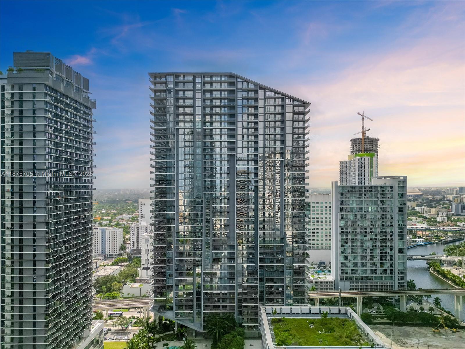 Apartamento para Alugar em Miami, FL