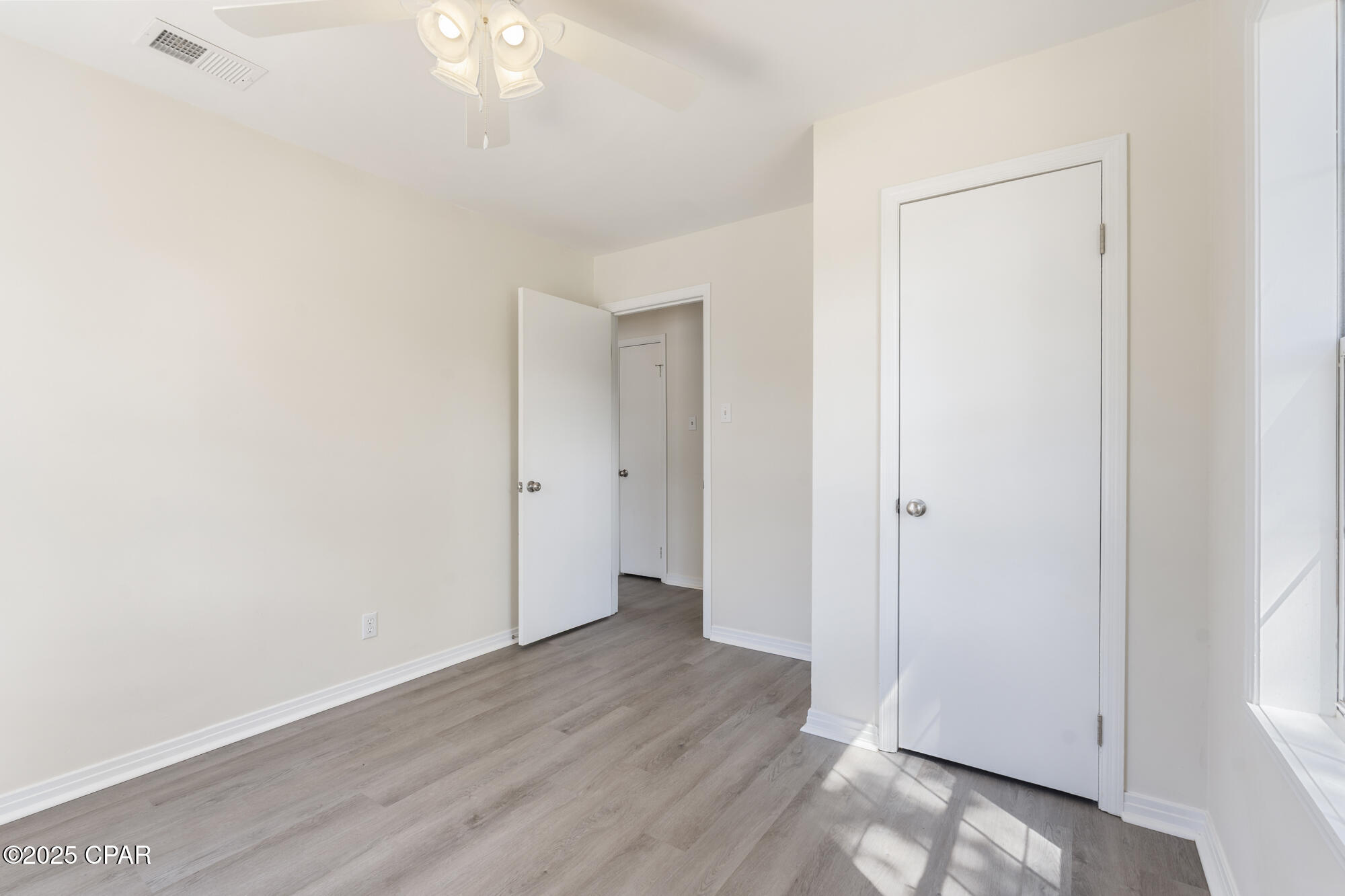 Image 14 For 609 Sea Breeze Drive