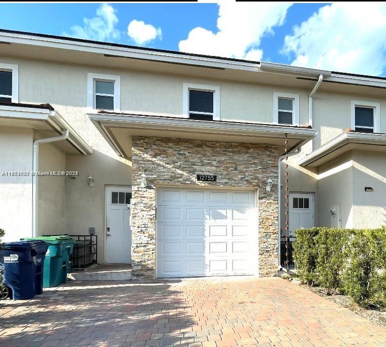 Townhomes On Coconut Palm
