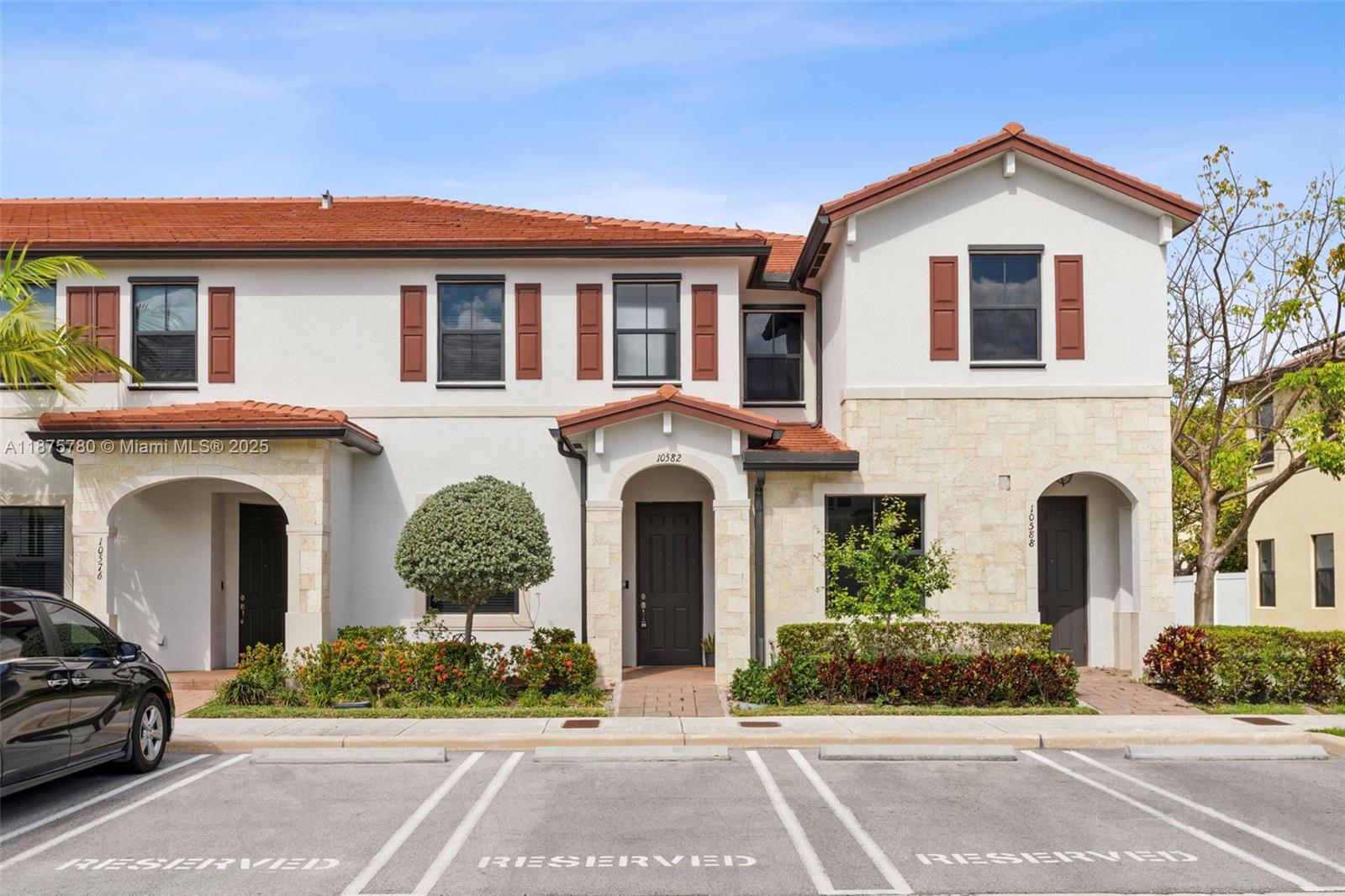 Homes for sale in Hialeah, FL | 10582 W 33Rd Ln, Hialeah, FL 33018 | MLS# A11875780