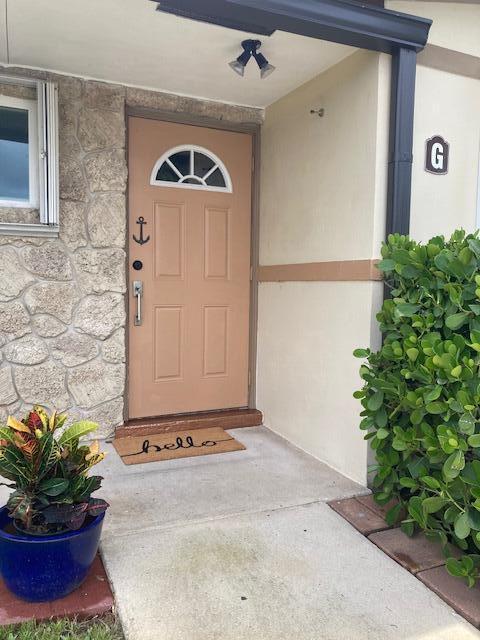 Cresthaven Villas 3 Condo