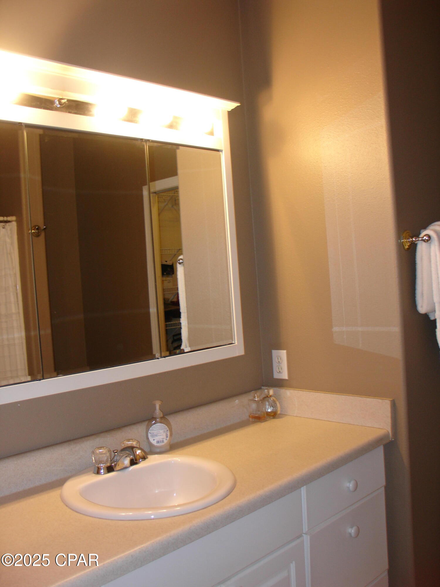 6212 N Lagoon Drive, Panama City, FL 32408 thumbnail, photo 26 of 50