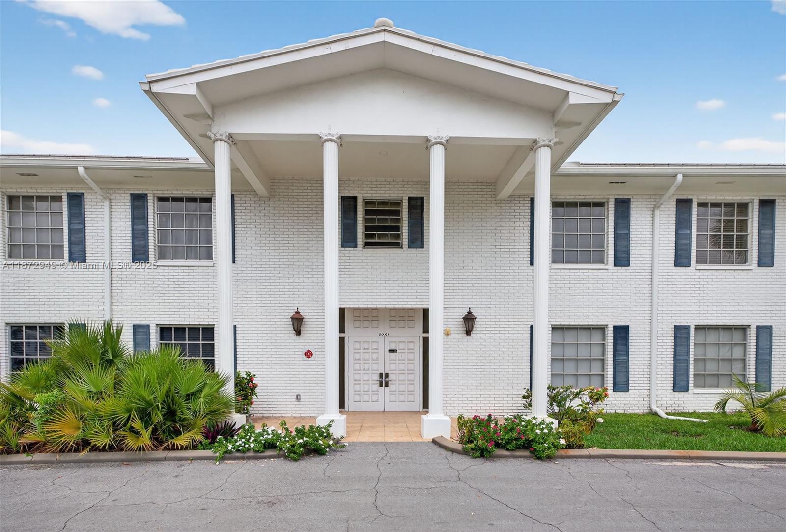 Imperial Point Colonnades