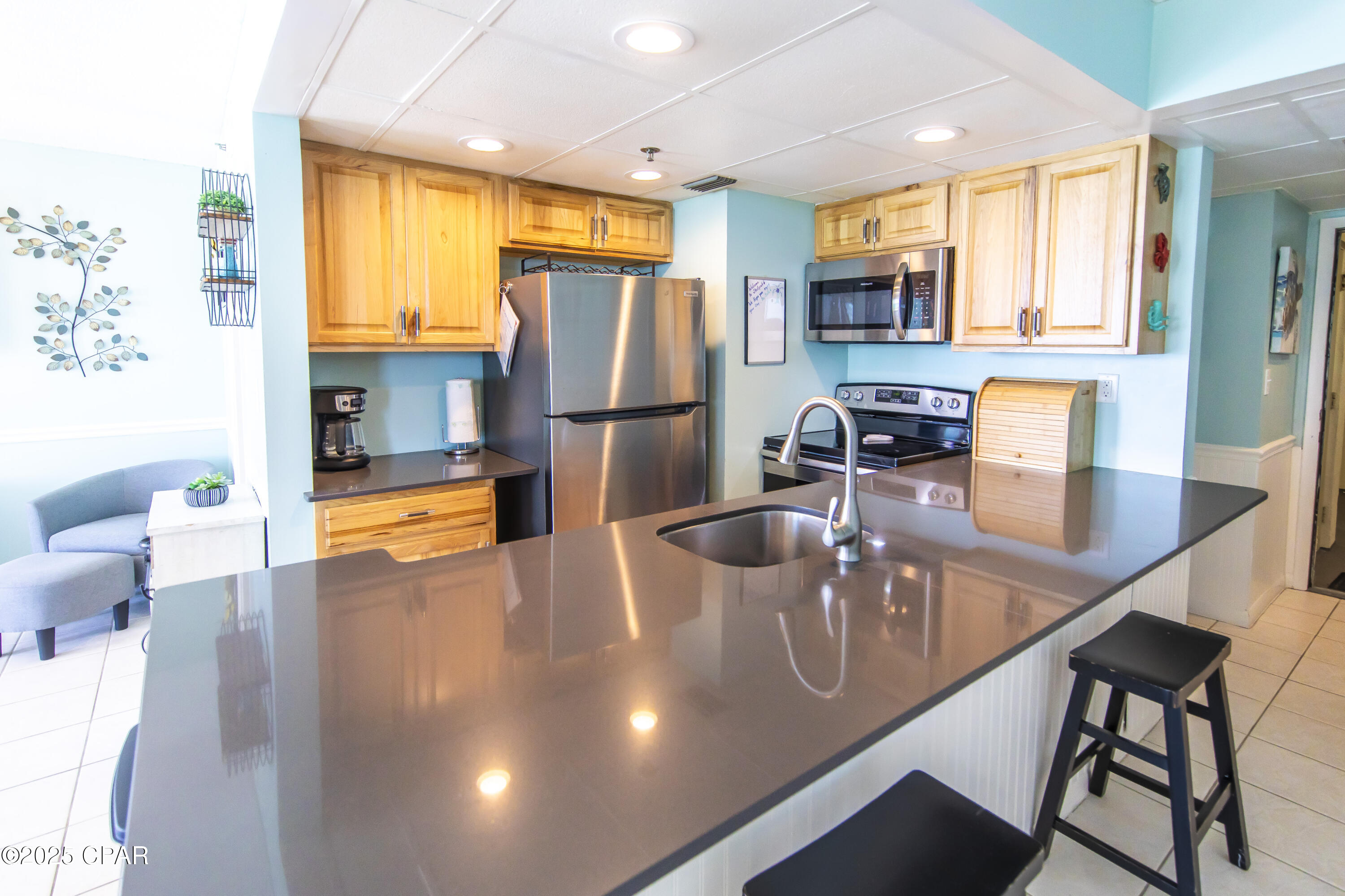 Image 9 For 9850 Thomas Drive 704e