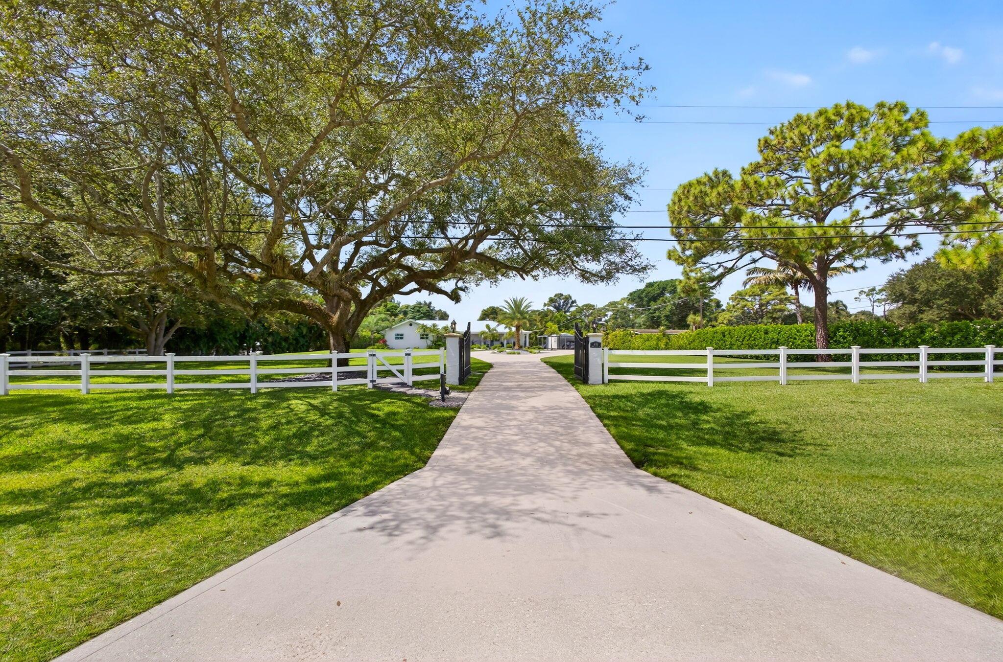 Homes for sale in Palm Beach Gardens, FL | 4628 Square Lake Dr, Palm Beach Gardens, FL 33418 | MLS# R11122620