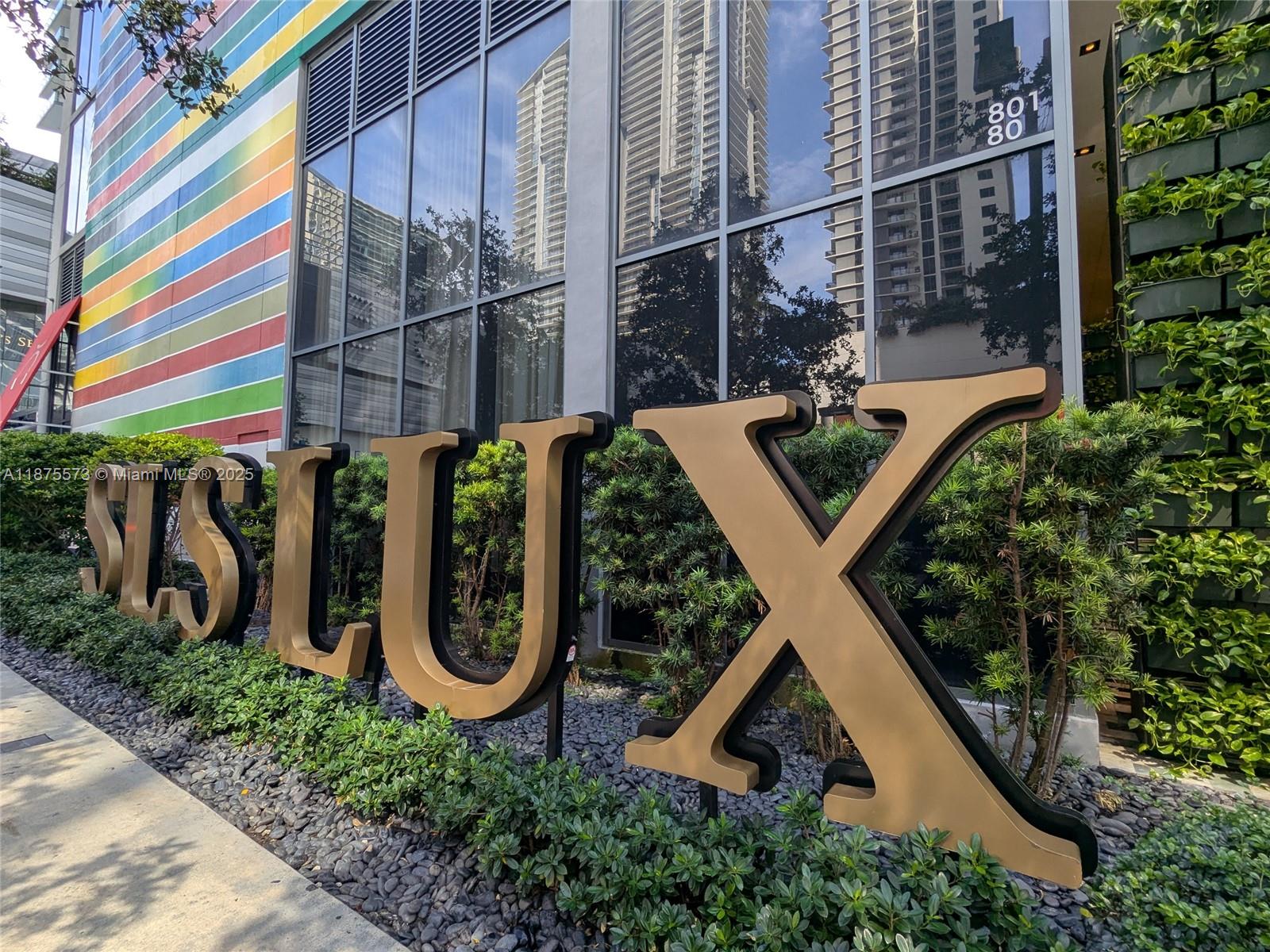 Apartamento à Venda em Miami, FL