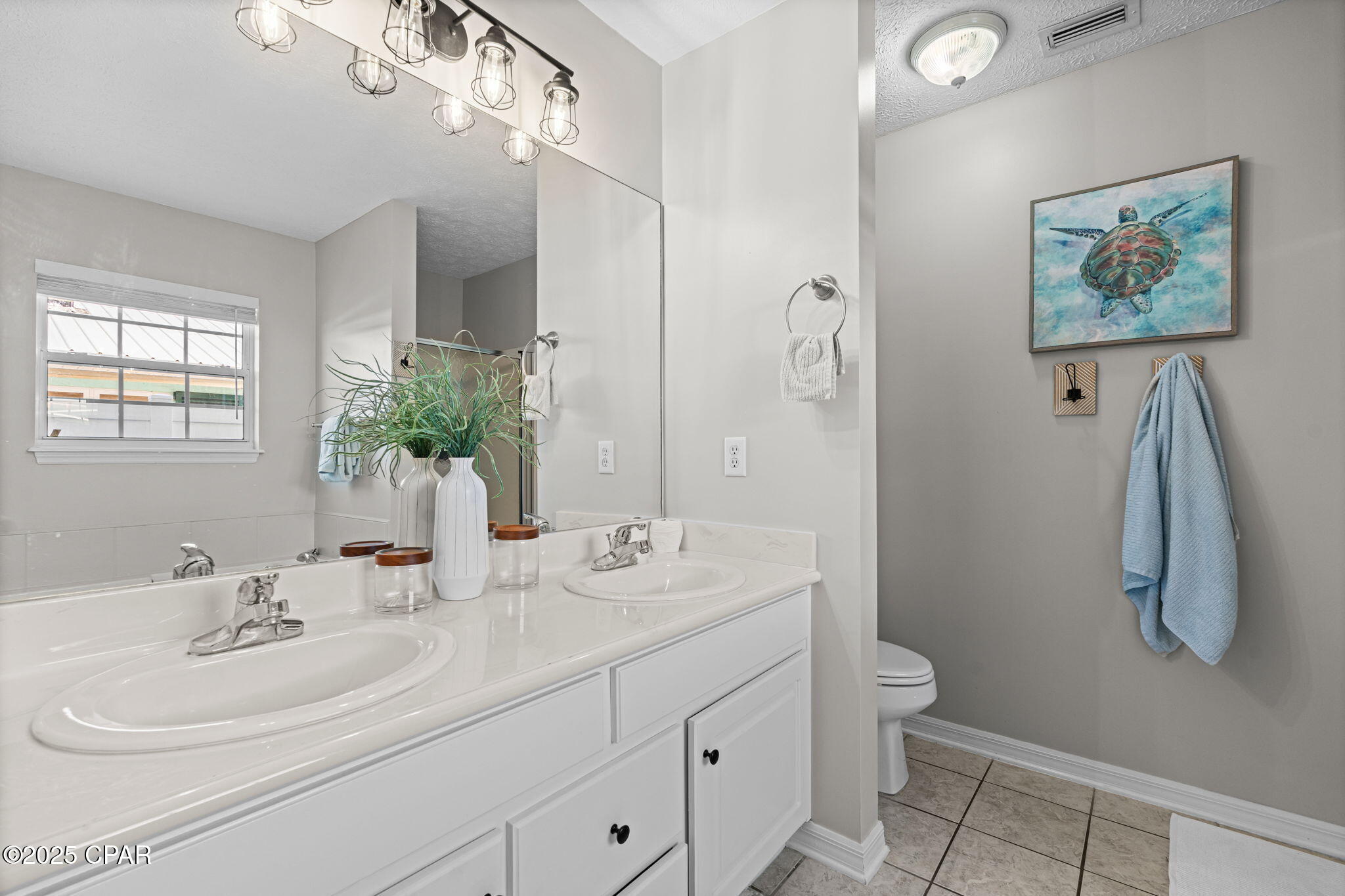 Image 24 For 615 Poinsettia Court