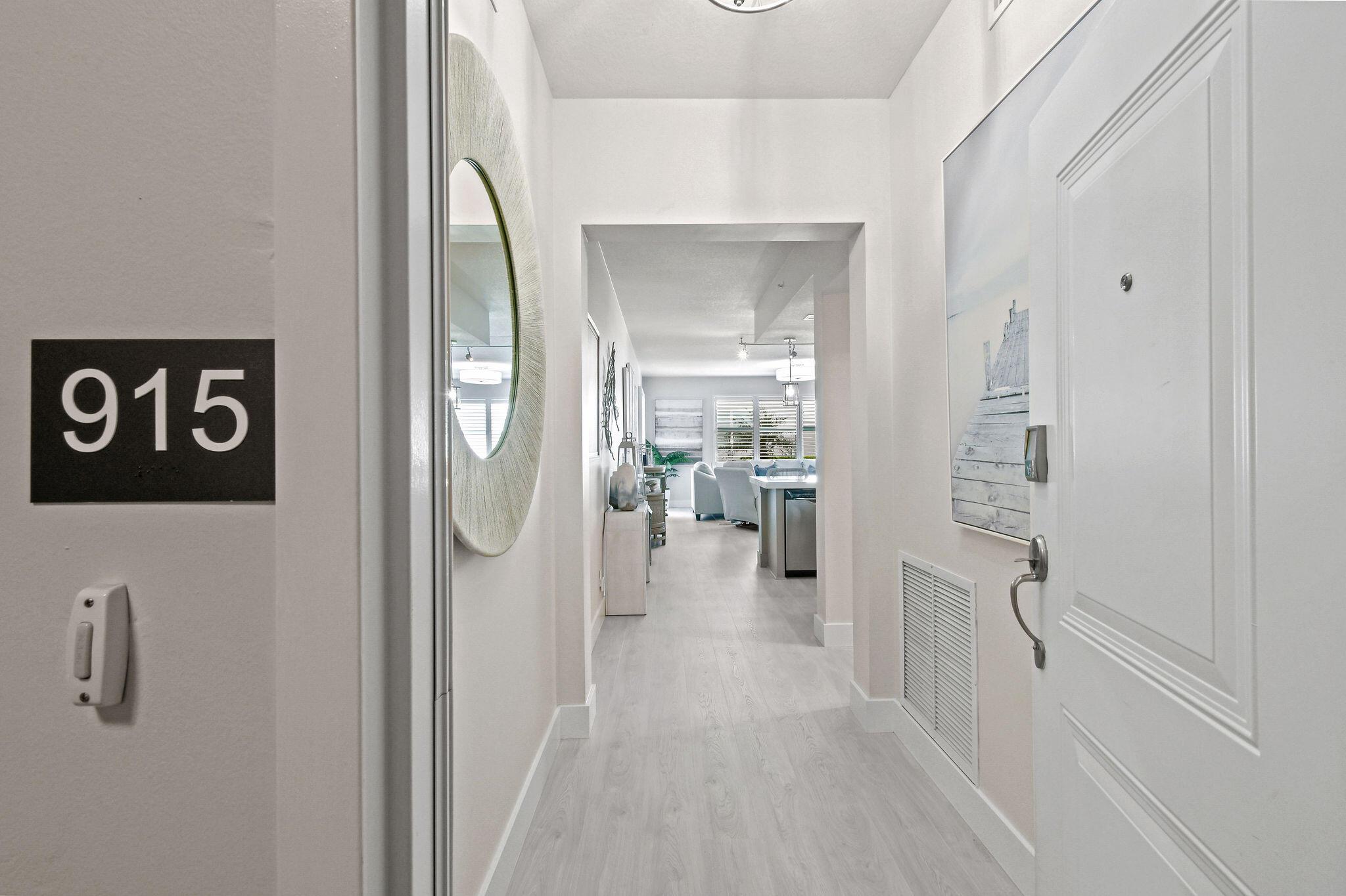 Homes for sale in Juno Beach, FL | 915 Bay Colony Dr S, Juno Beach, FL 33408 | MLS# R11122769