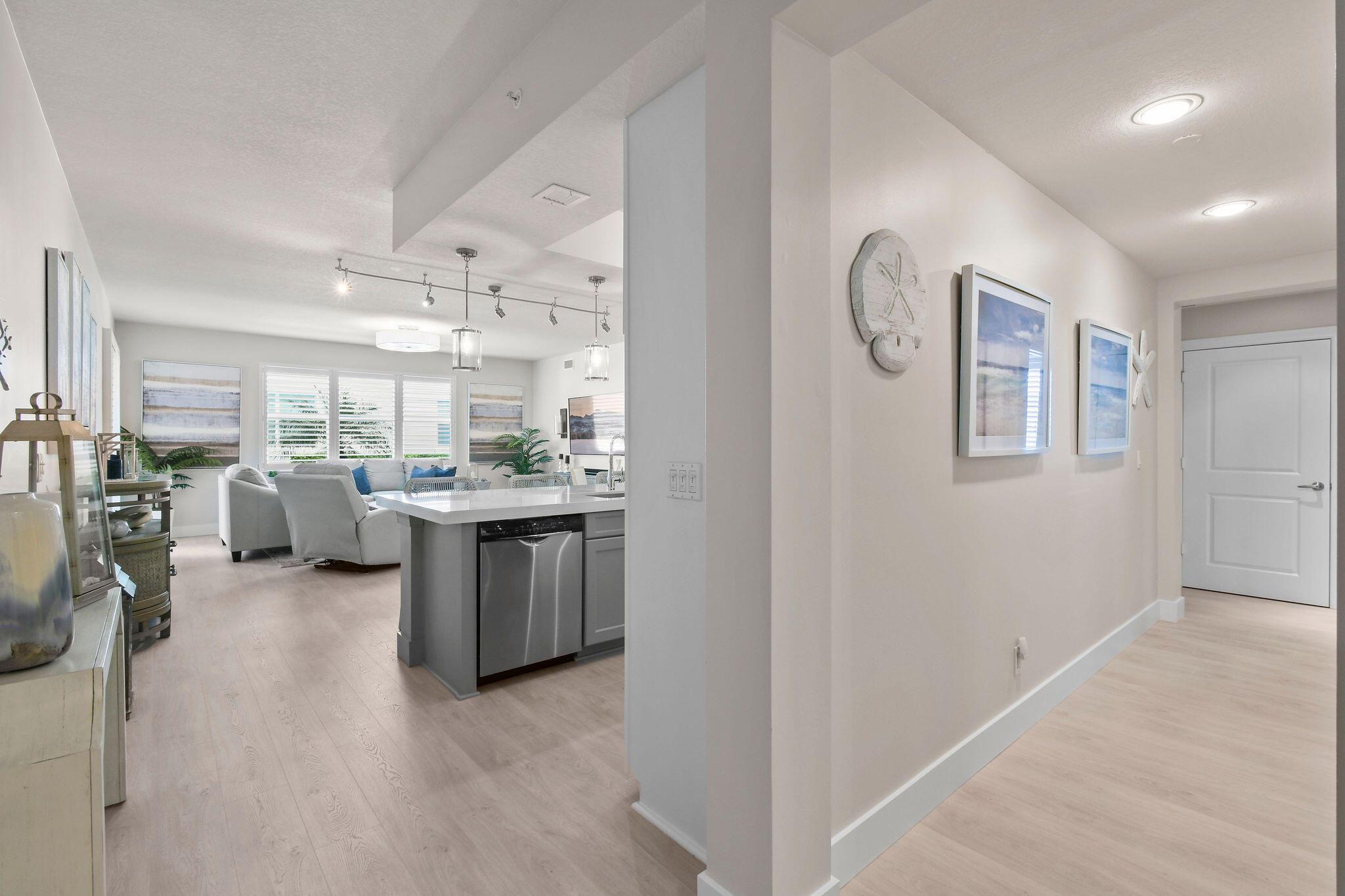 Homes for sale in Juno Beach, FL | 915 Bay Colony Dr S, Juno Beach, FL 33408 | MLS# R11122769