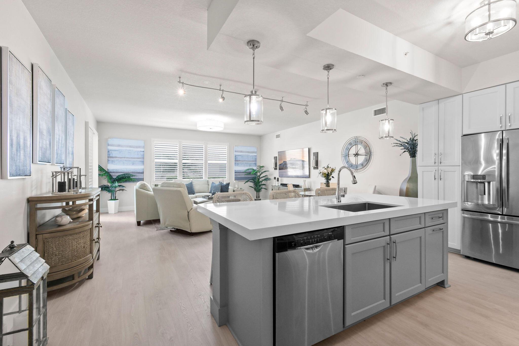 Homes for sale in Juno Beach, FL | 915 Bay Colony Dr S, Juno Beach, FL 33408 | MLS# R11122769