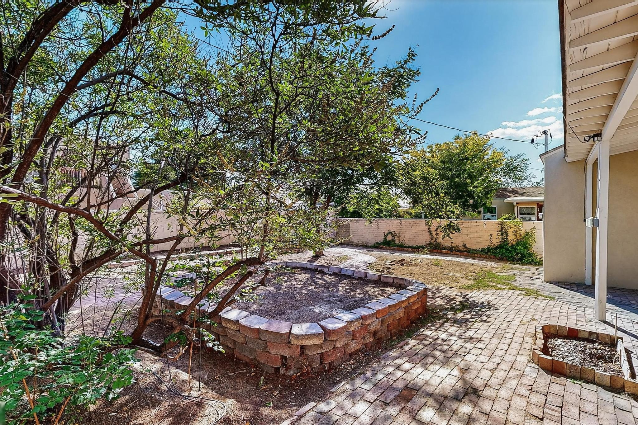 2916 Santa Clara Avenue SE Backyard