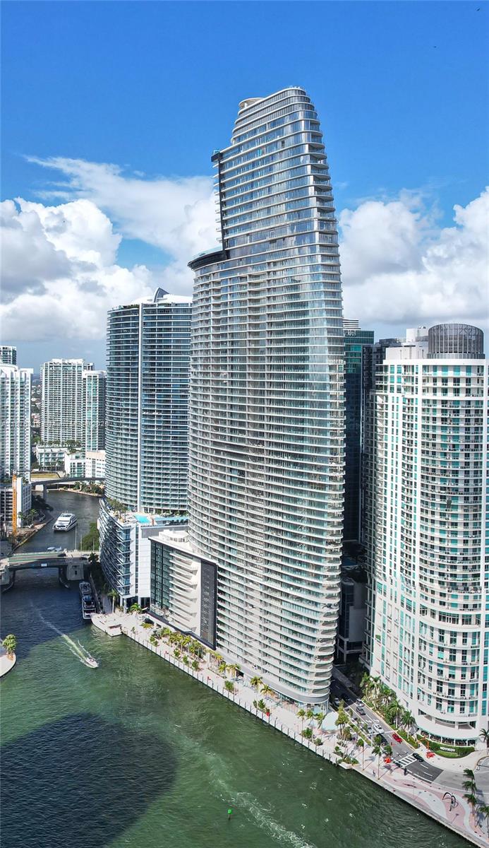 Condo for Sale in Miami, FL