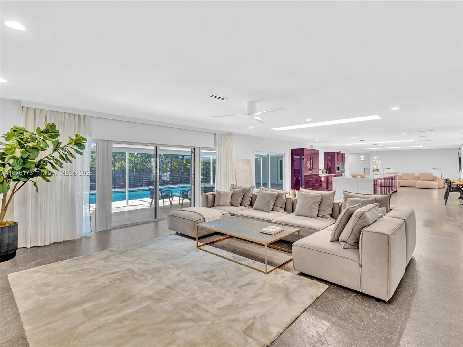 Hollywood Lakes Section