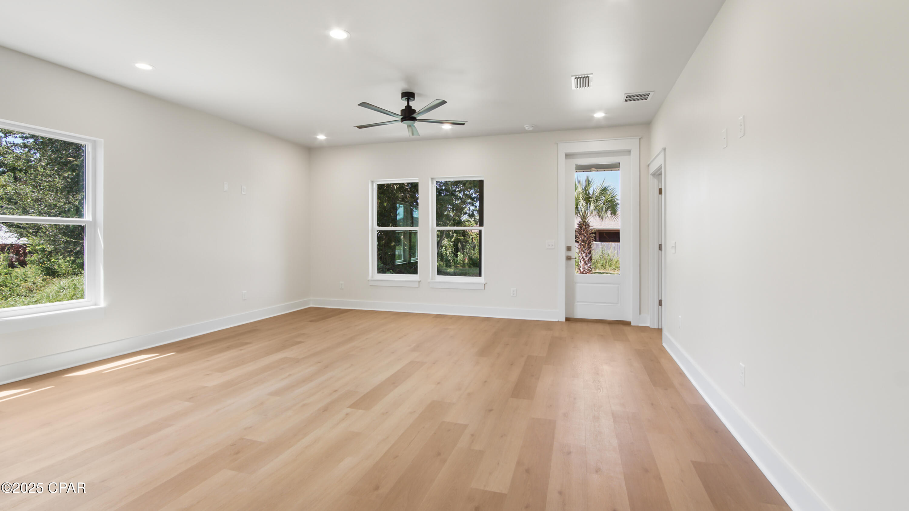 Image 7 For 2333 Cincinnati Avenue