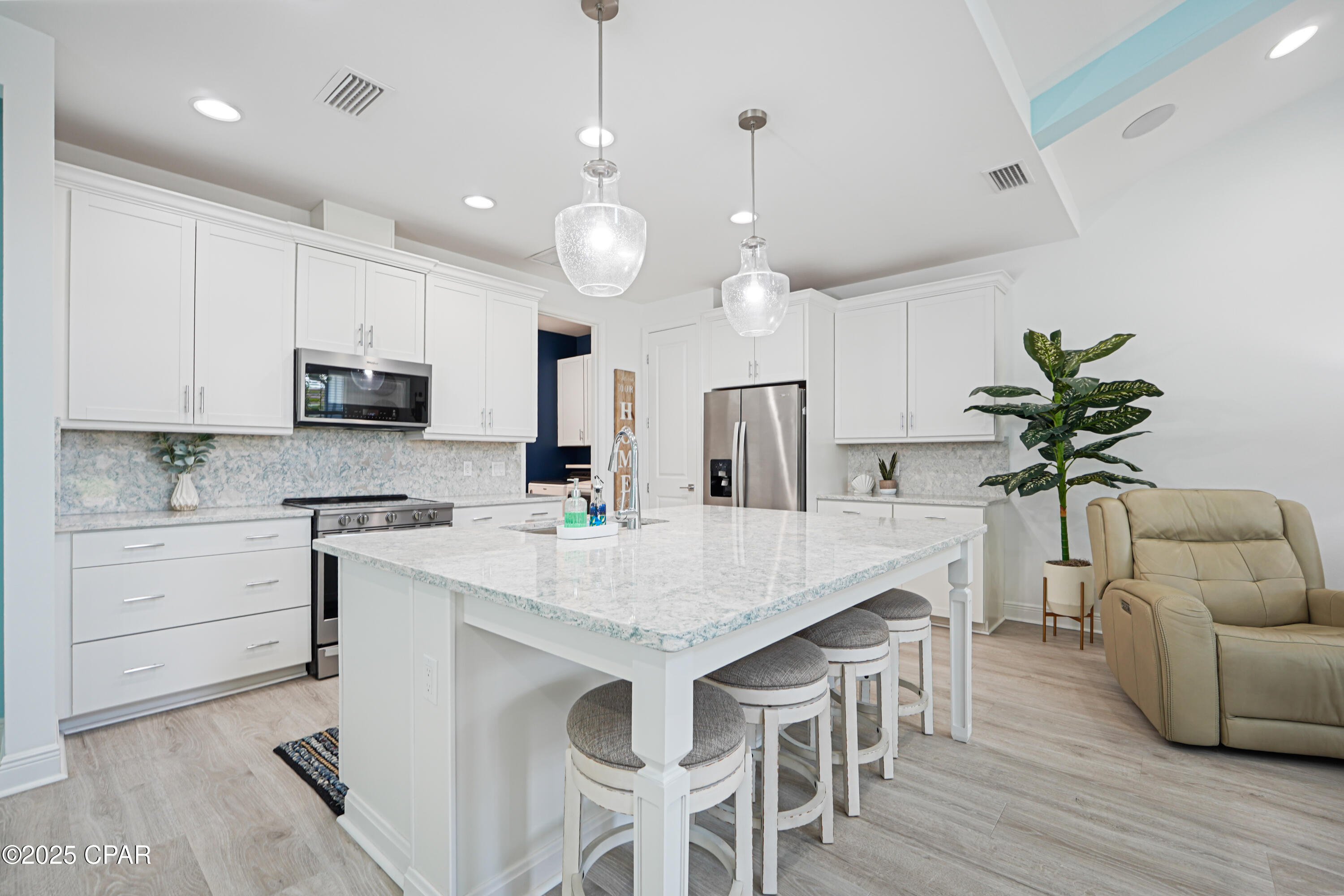 Image 10 For 8341 Fins Up Court