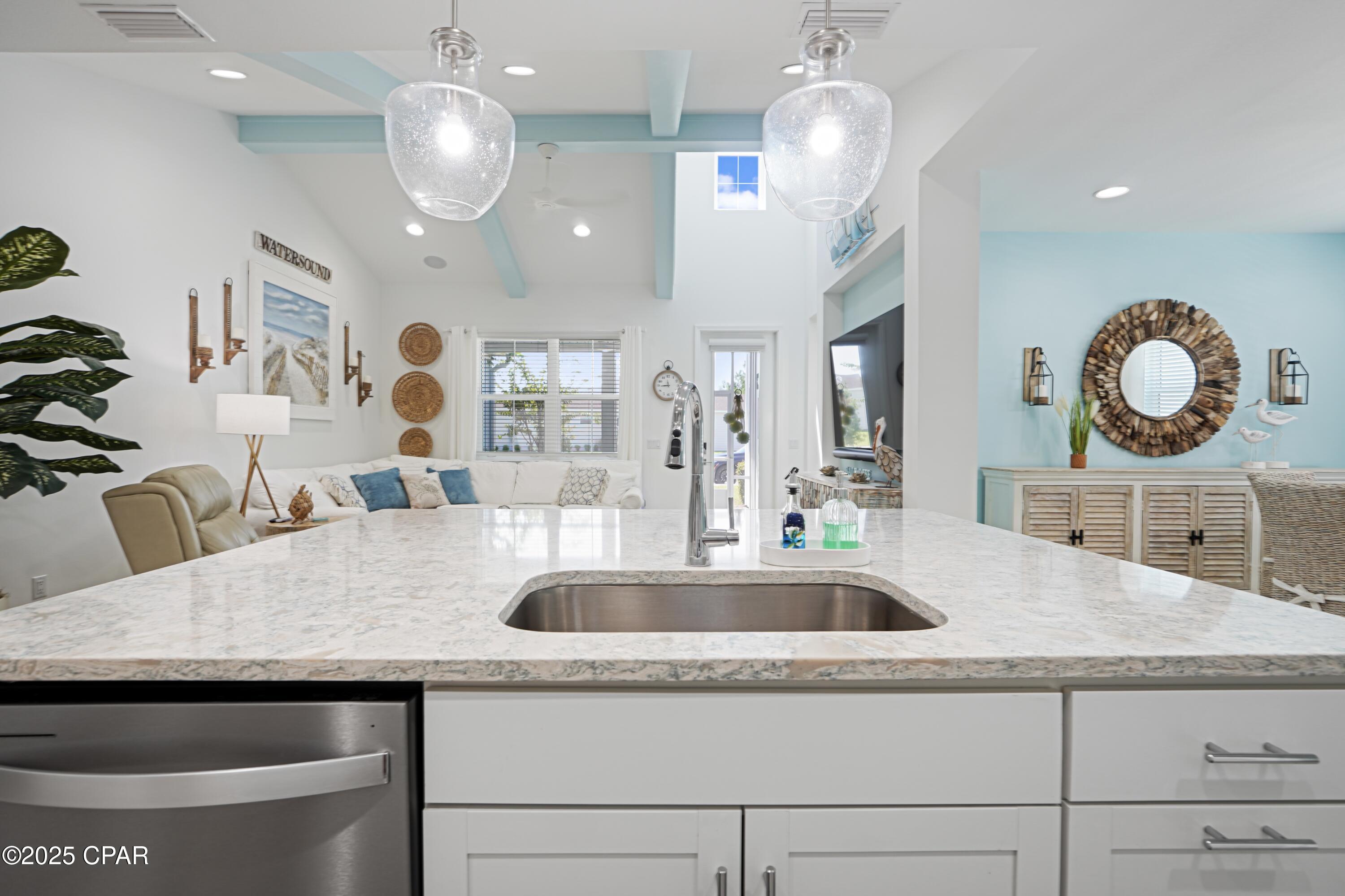 Image 13 For 8341 Fins Up Court