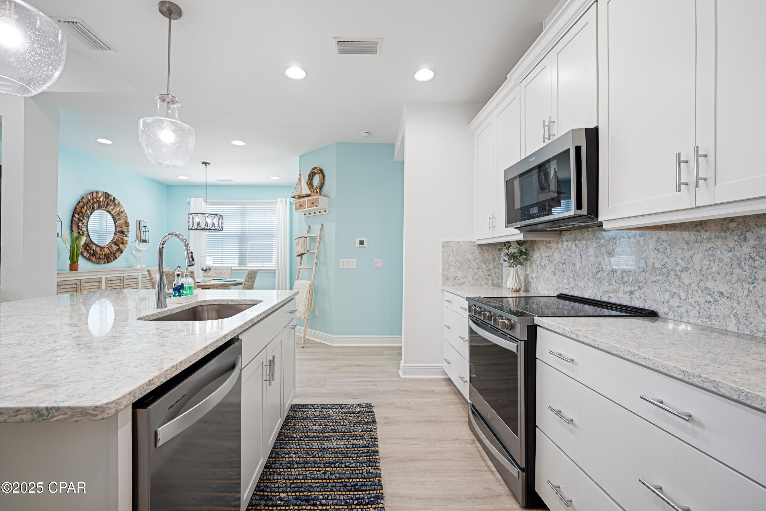 Image 14 For 8341 Fins Up Court