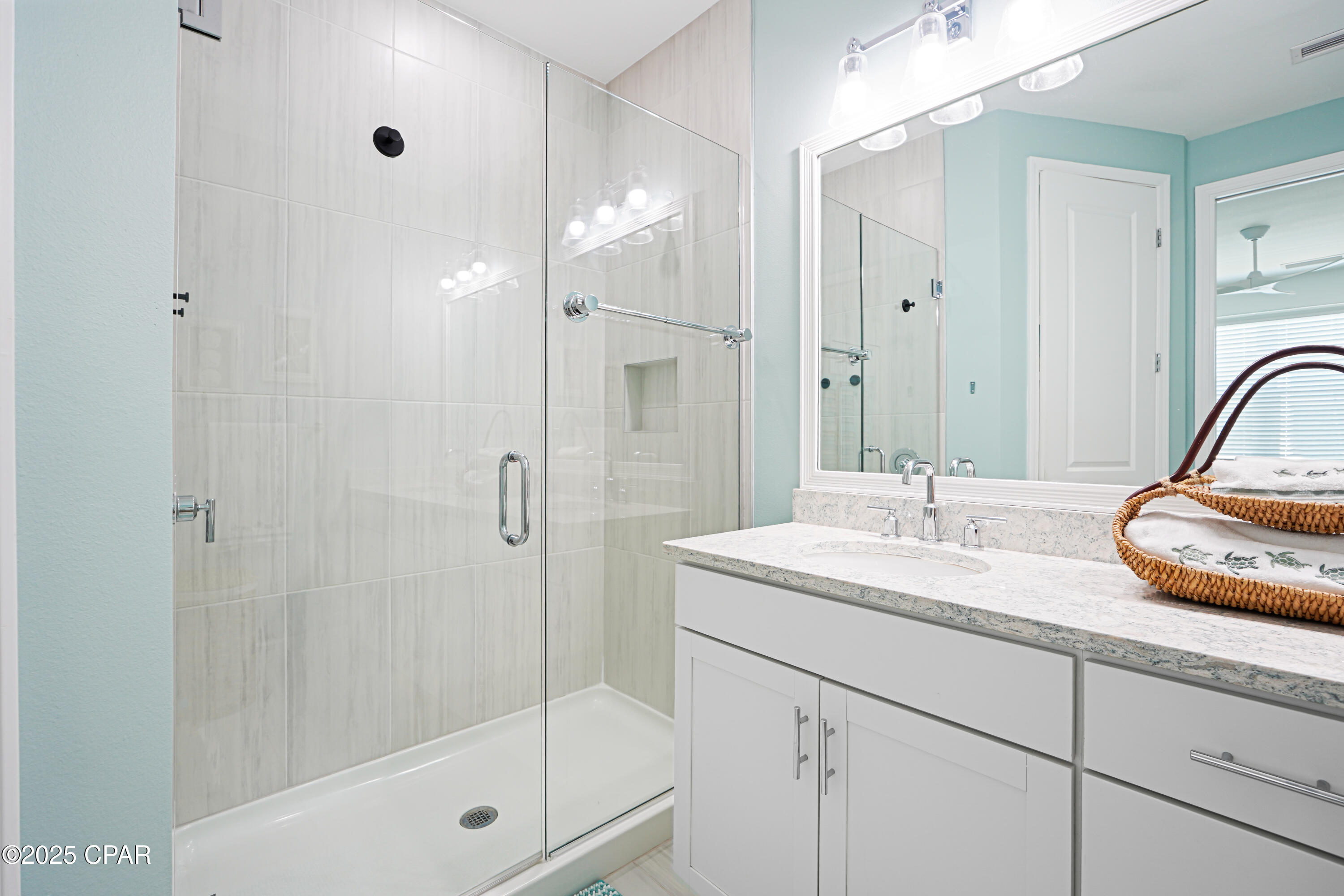 Image 24 For 8341 Fins Up Court