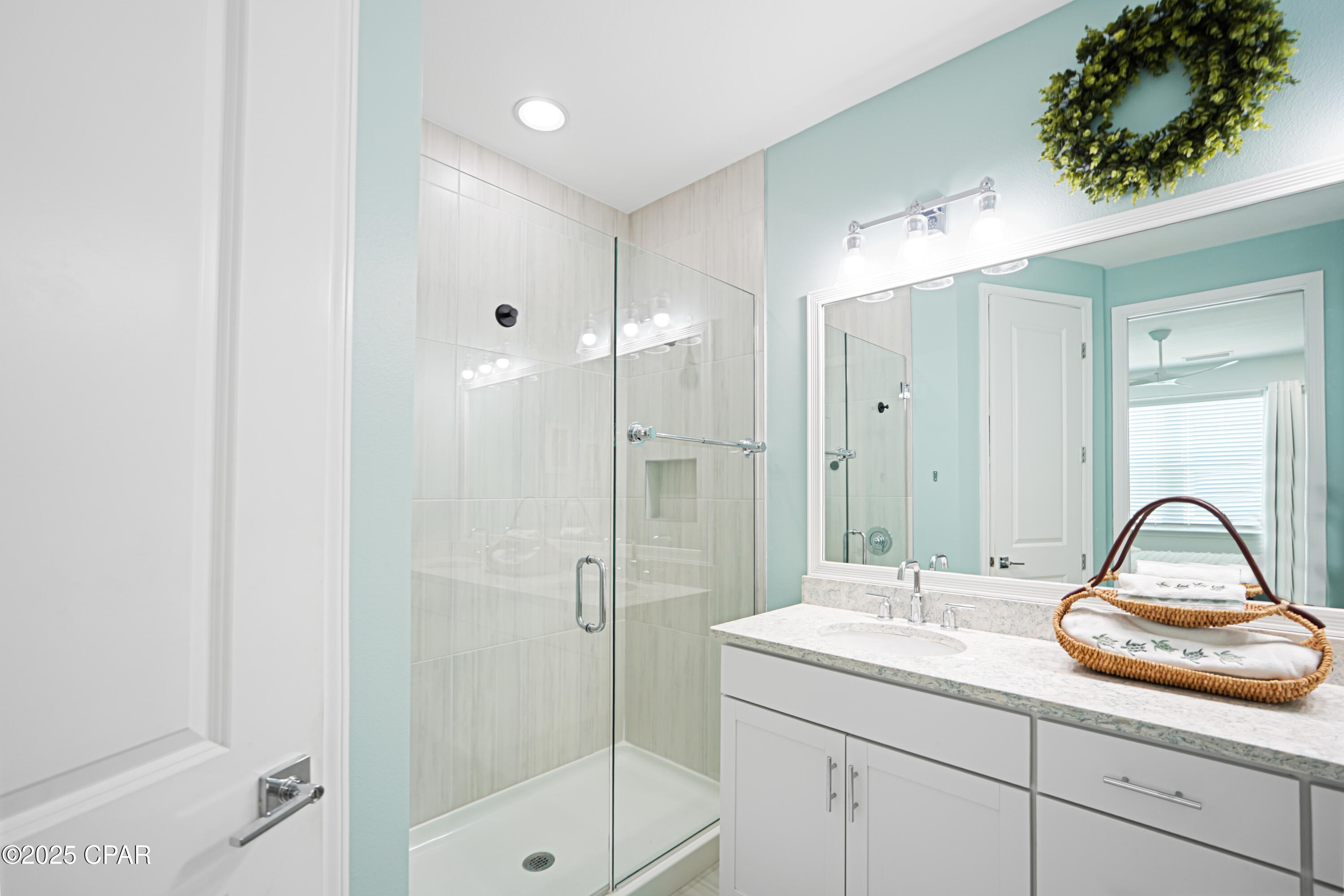 Image 25 For 8341 Fins Up Court