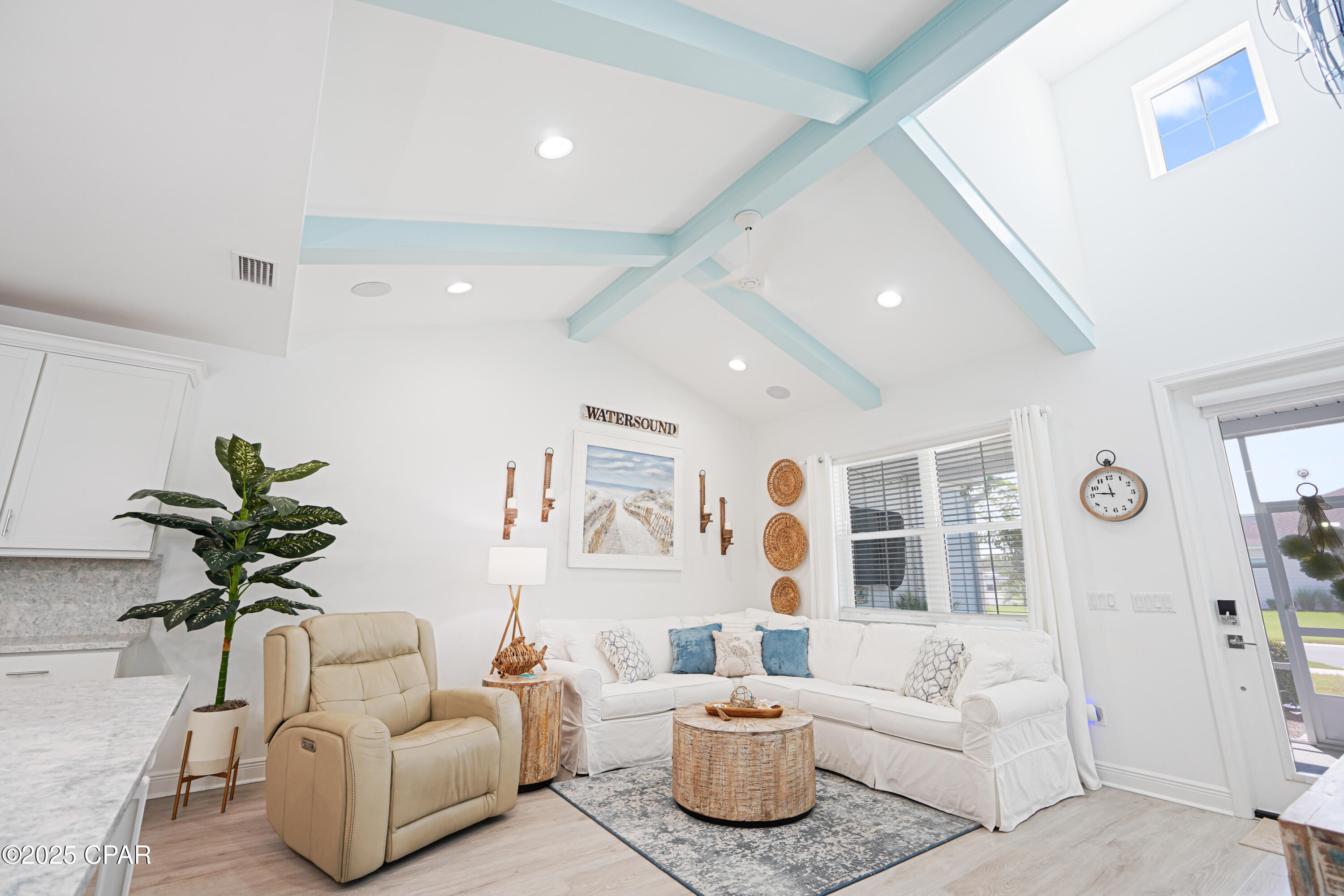 Image 7 For 8341 Fins Up Court