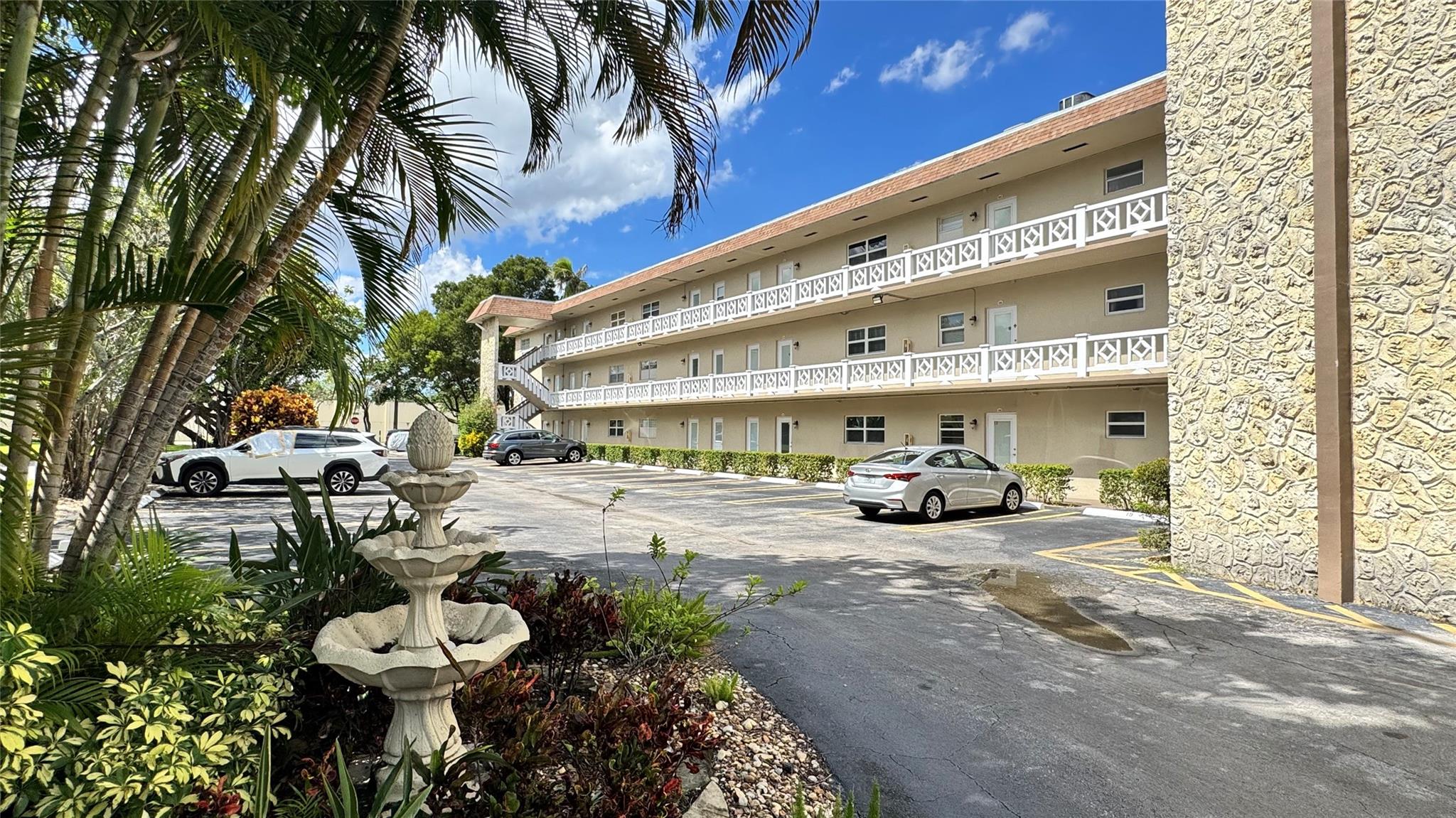 Homes for sale in Lauderdale Lakes, FL | 5103 Nw 35th St #606, Lauderdale Lakes, FL 33319 | MLS# F10526027