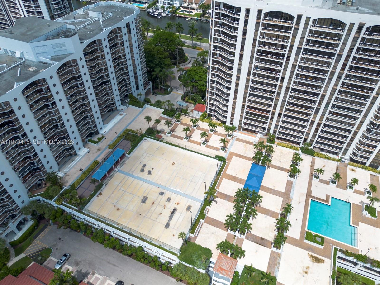 Harborside At The Waterwa