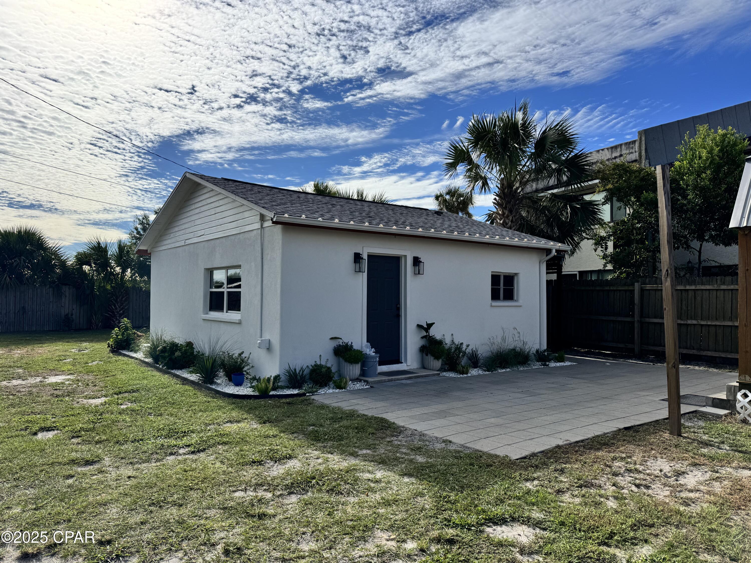 Image 12 For 6427 Oakshore Drive