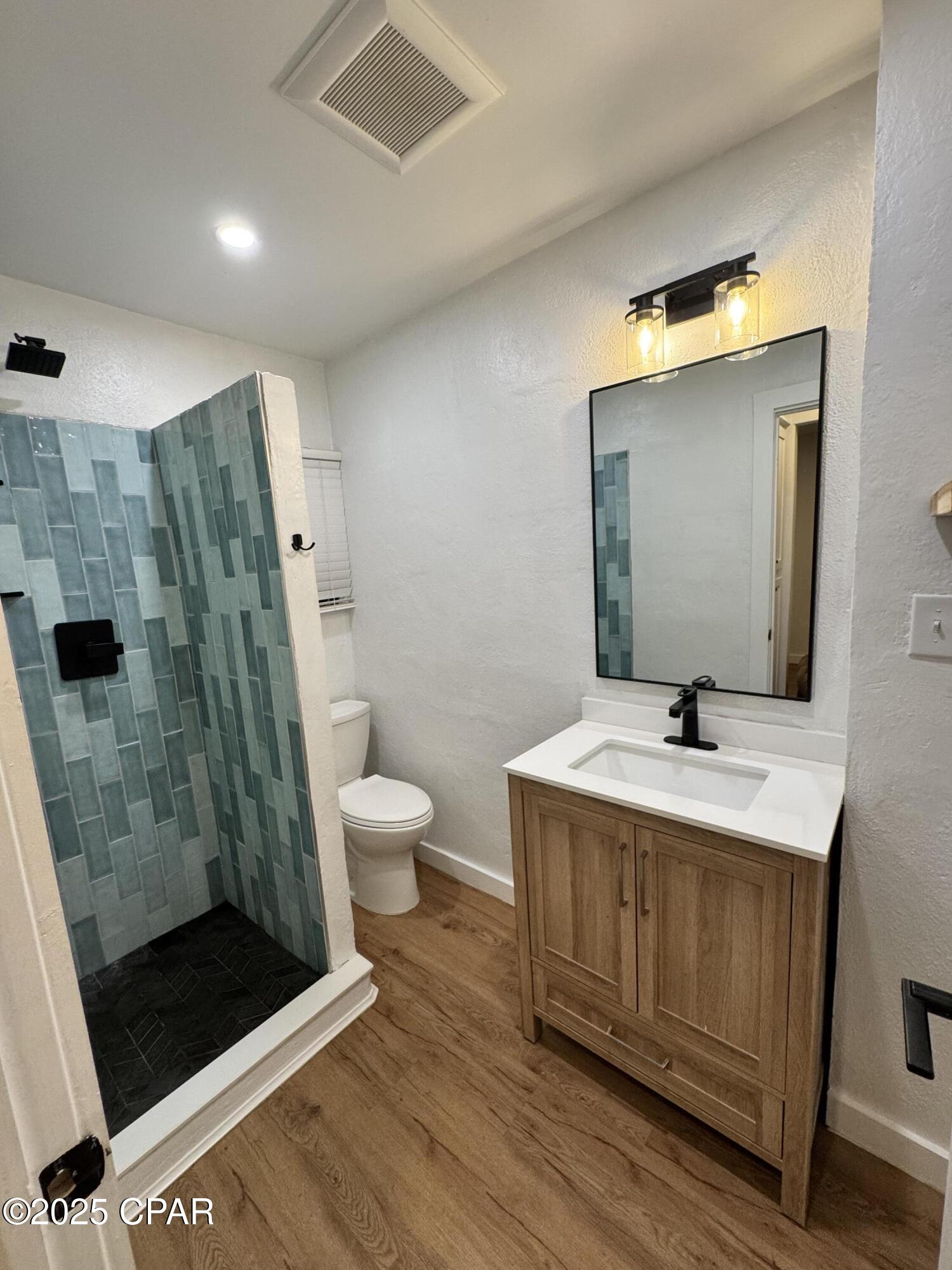 Image 8 For 6427 Oakshore Drive