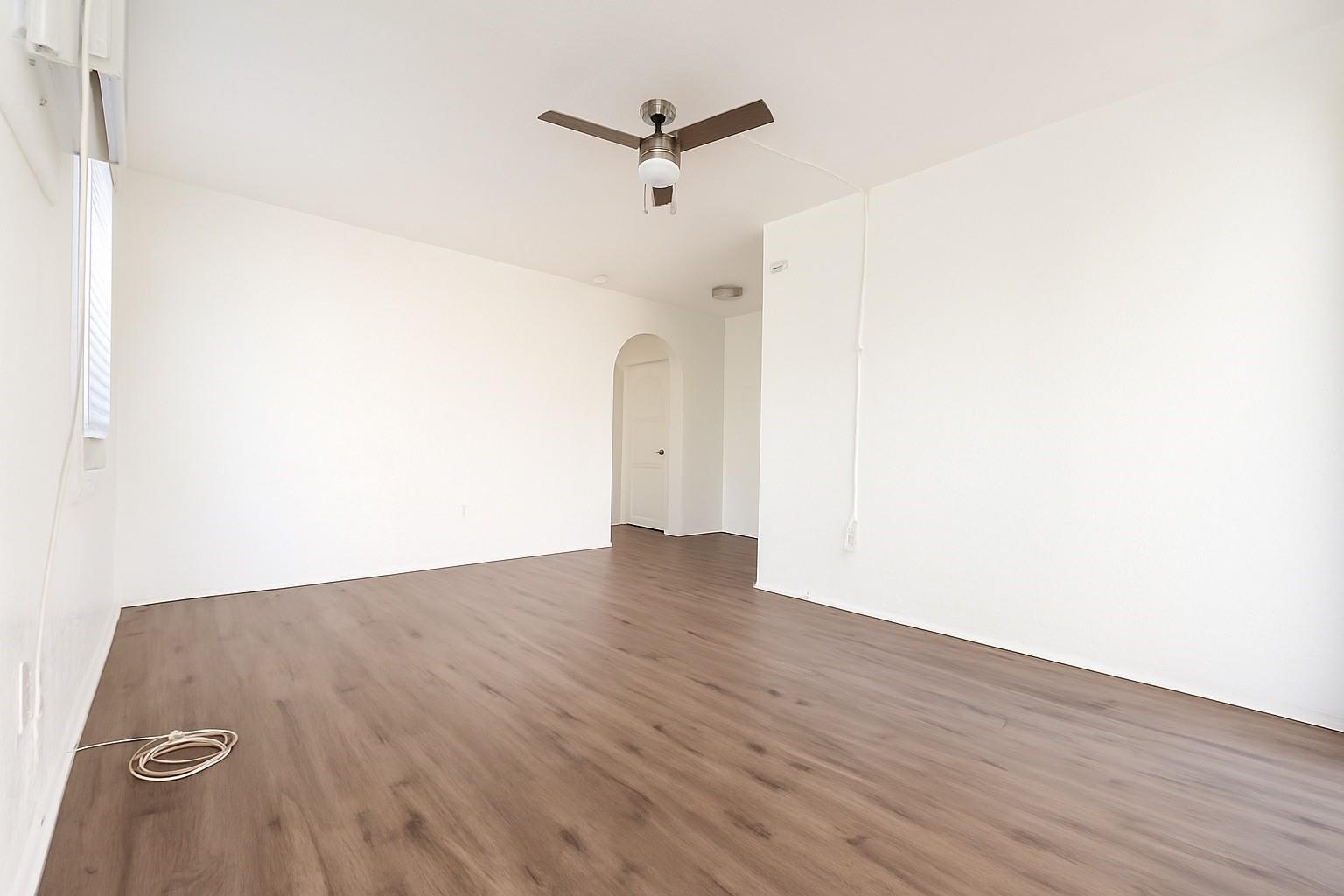 Hollywood South Side Add