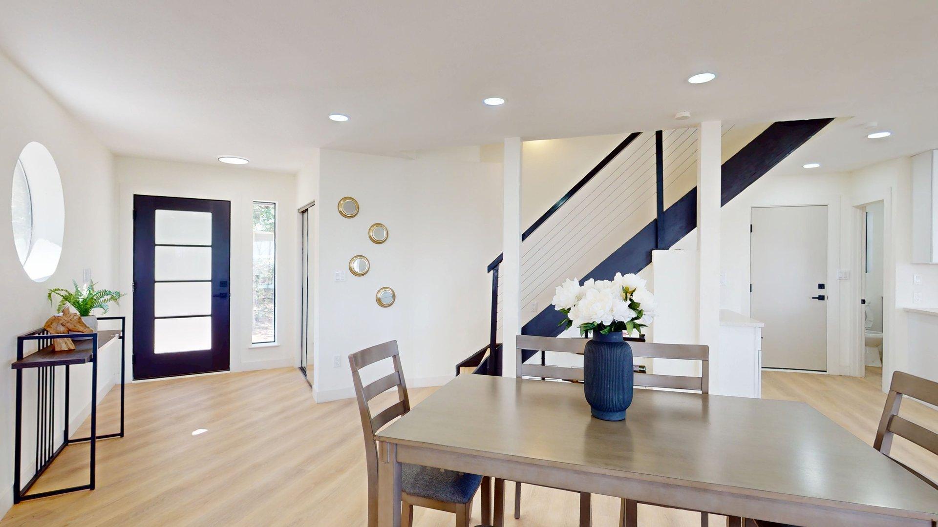 5 PINE TREE Court Dining Room