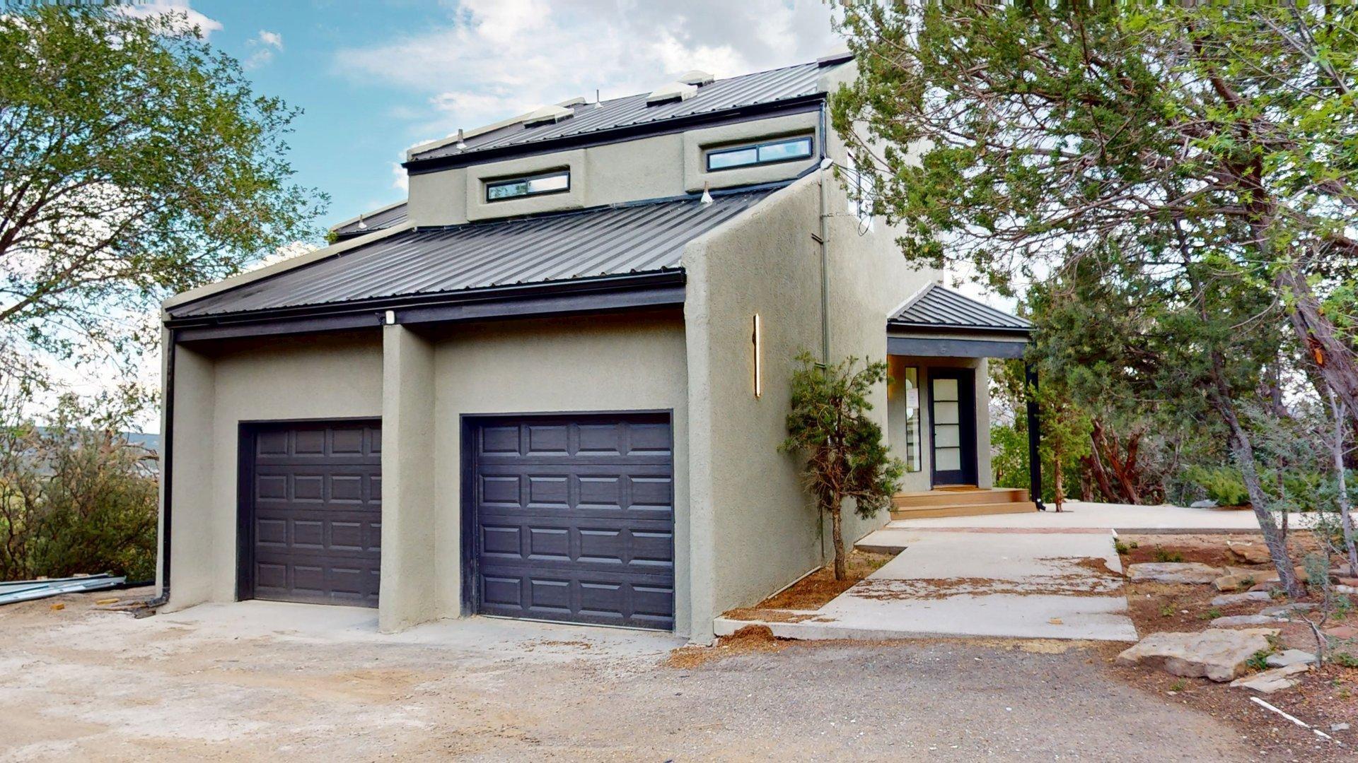 5 PINE TREE Court Exterior Front