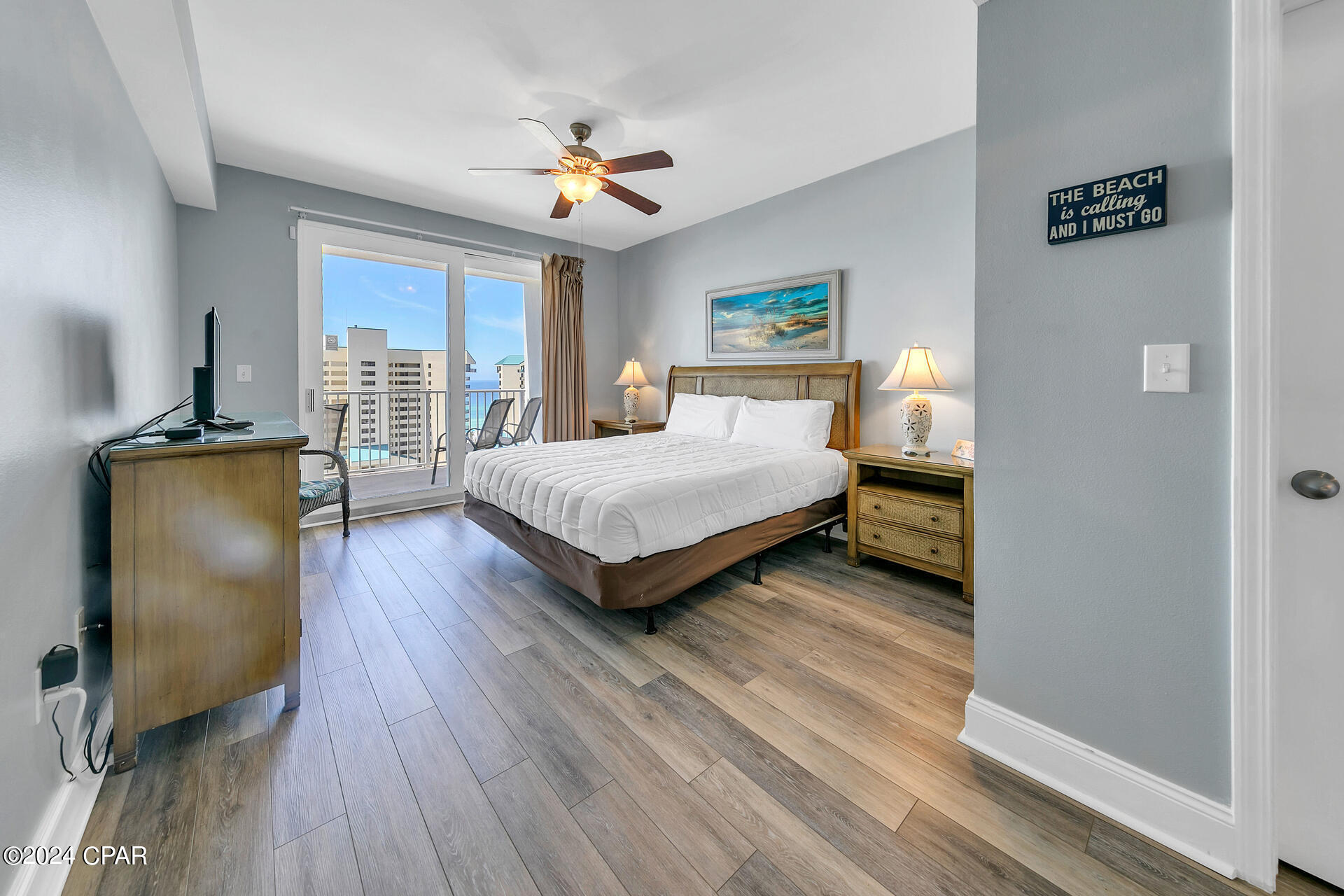 9860 S Thomas Drive 806