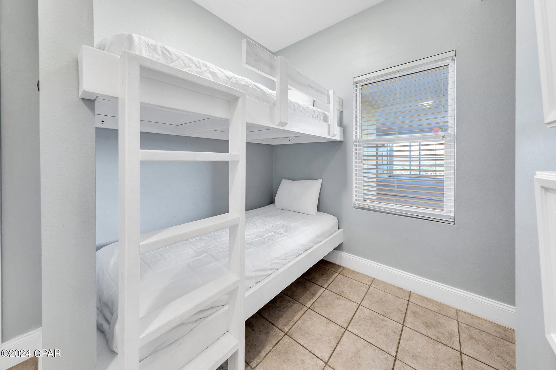 9860 S Thomas Drive 806