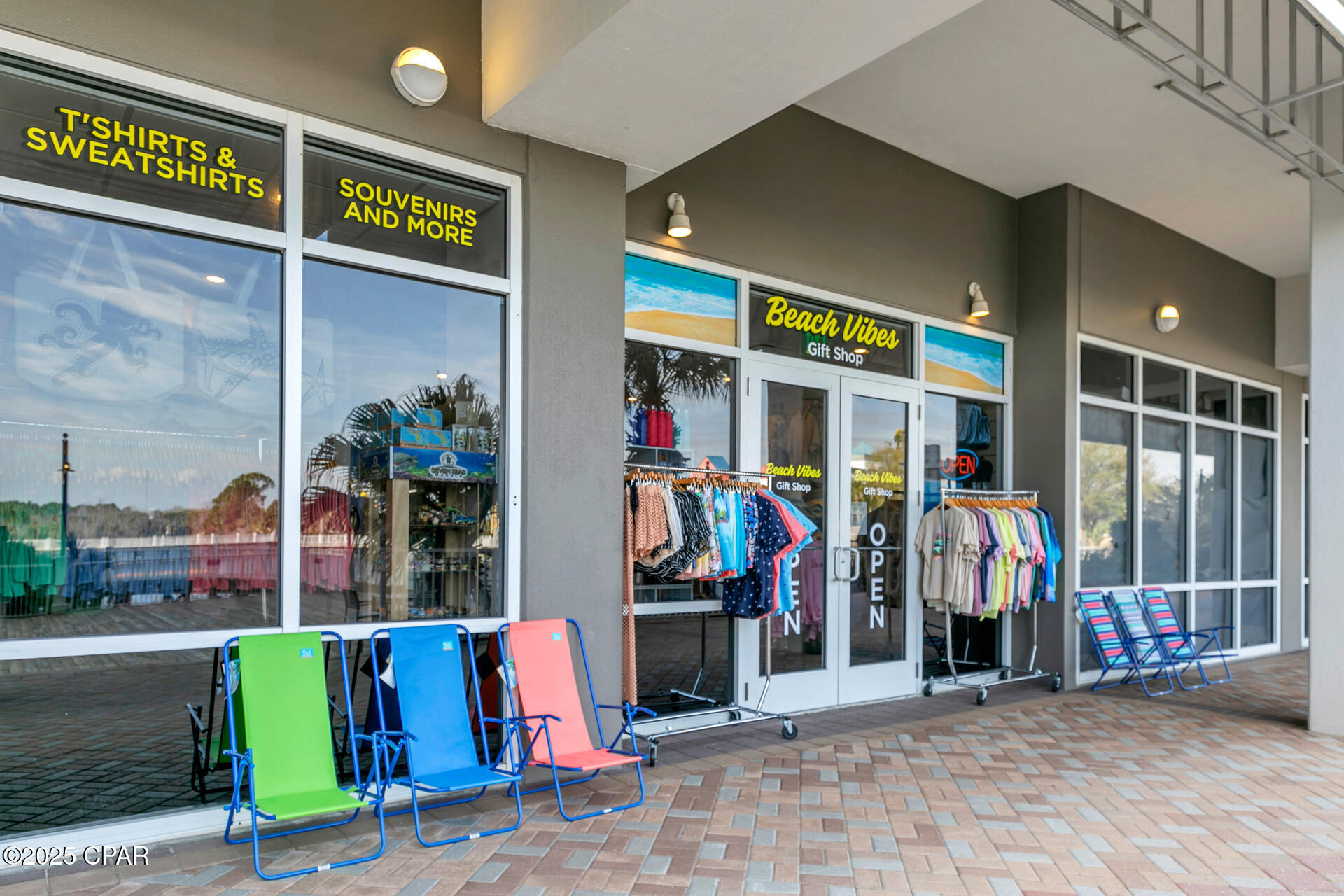 9860 S Thomas Drive 806