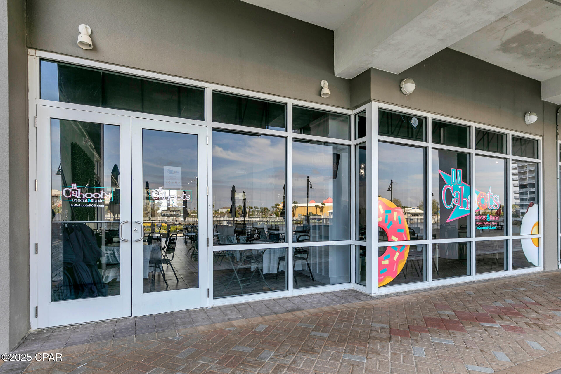 9860 S Thomas Drive 806