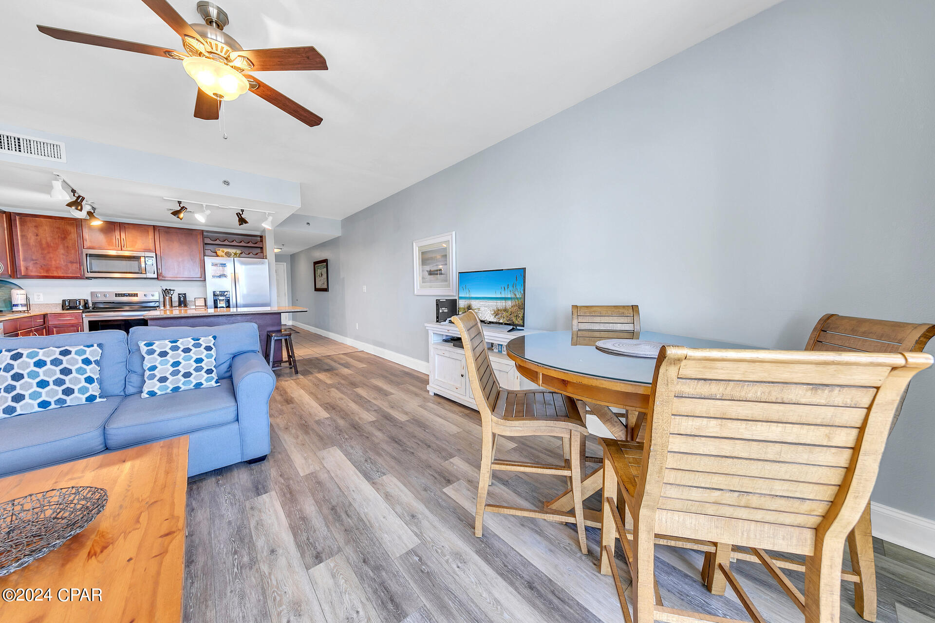 9860 S Thomas Drive 806