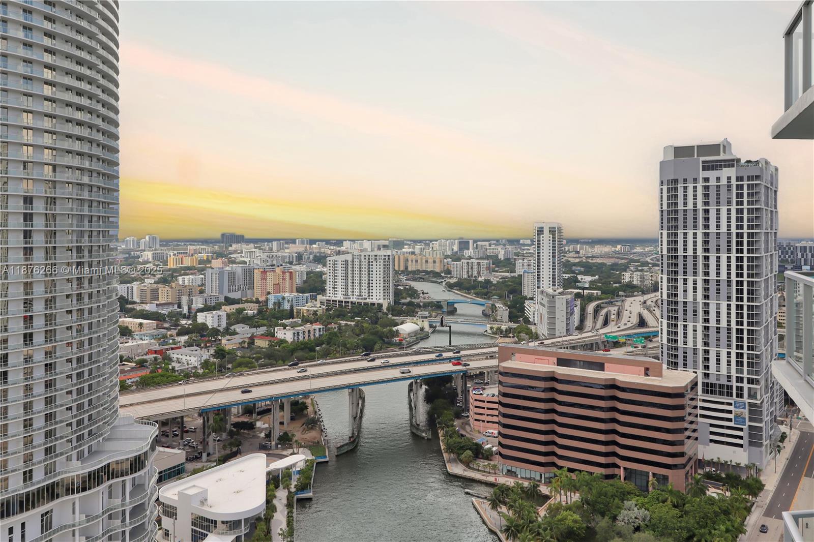 Latitude On The River Con