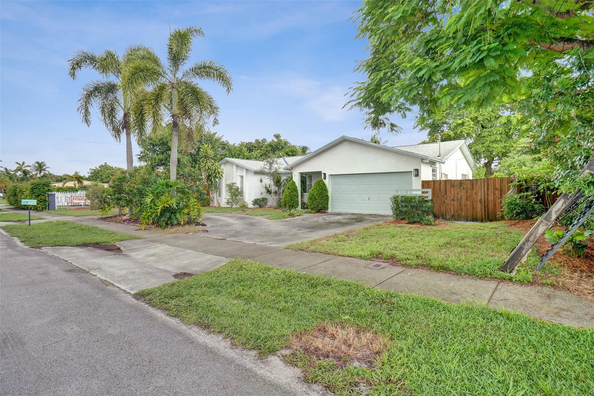 5261 Sw 23rd St West Park FL 33023 | F10526080