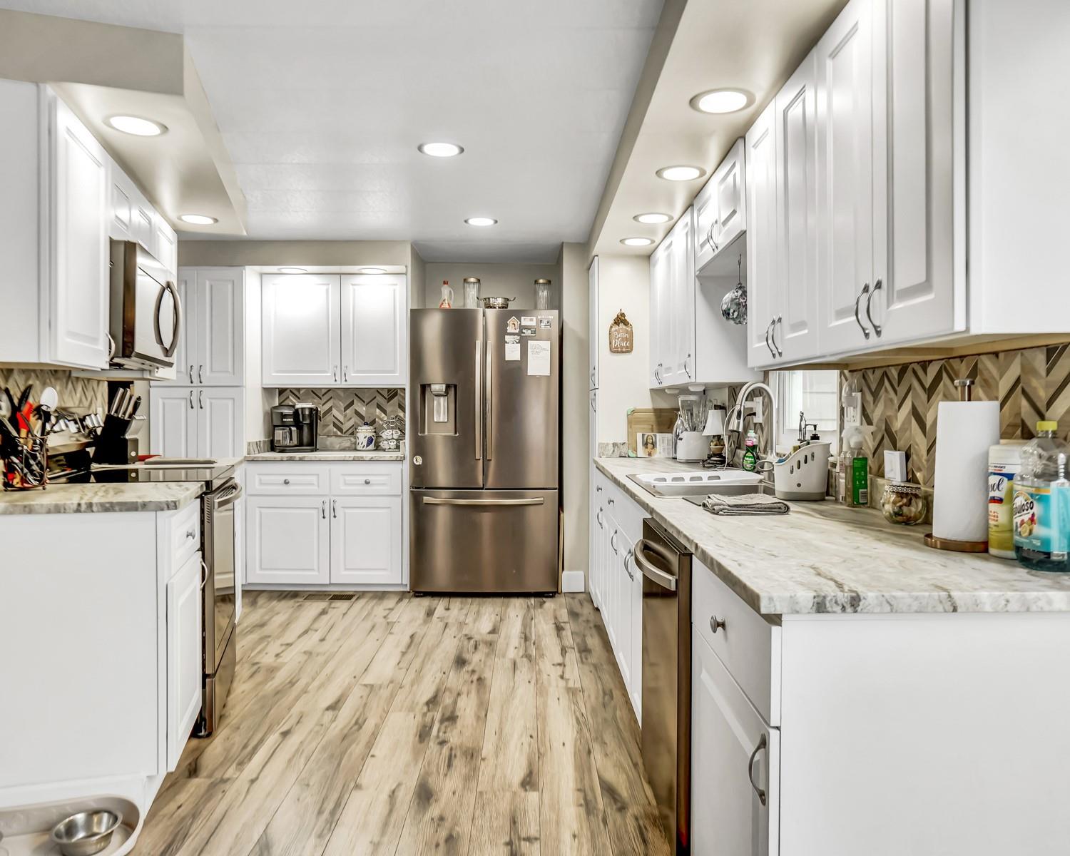 Homes for sale in Fort Lauderdale, FL | 3055 Lakeshore Dr, Fort Lauderdale, FL 33312 | MLS# F10525554