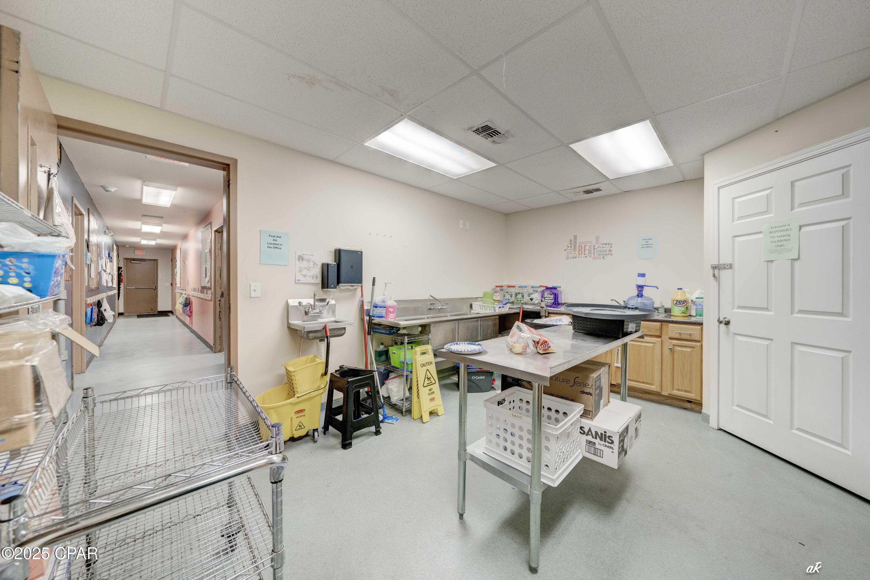 Listing photo id 27 for 1712 Beck Avenue